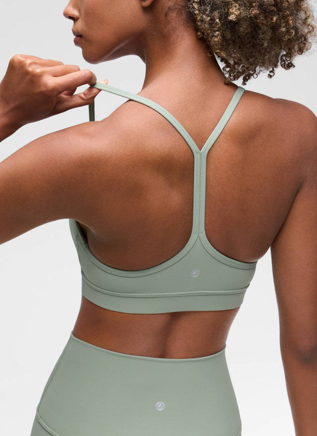 CRZ YOGA Women's Yoga Light Support Butterluxe Sports Bra Y back Green Palm Court @model_info:Patrica