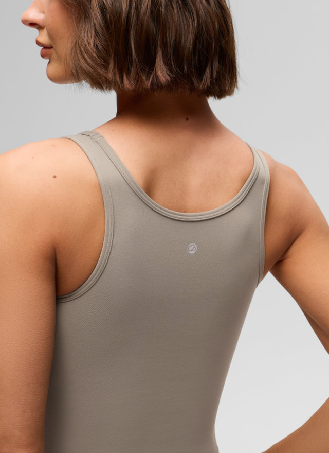 CRZ YOGA Women's Yoga Butterluxe Tight Fit Tank Tops Racerback Warm Ash Grey @model_info:K