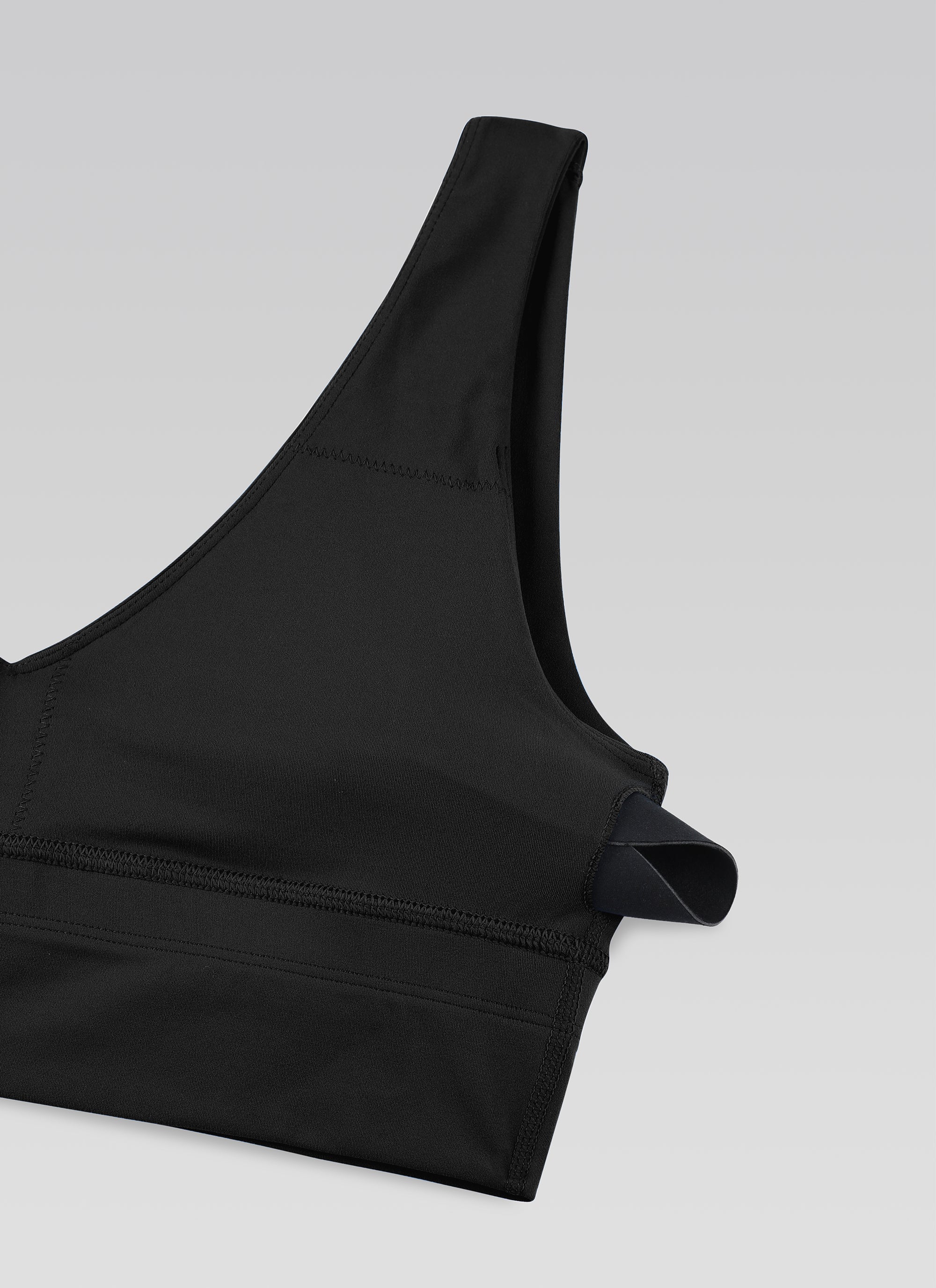 CRZ YOGA Women's Light Support Butterluxe Yoga Bra Longline U back V Neck Black @model_info:NEW