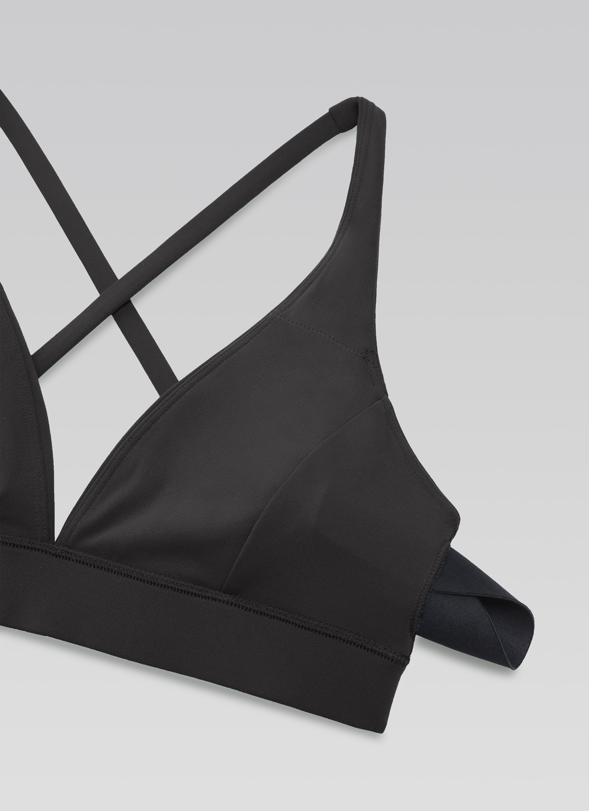 CRZ YOGA Women's Light Support Butterluxe Yoga Bra Strappy back V Neck Black @model_info:NEW