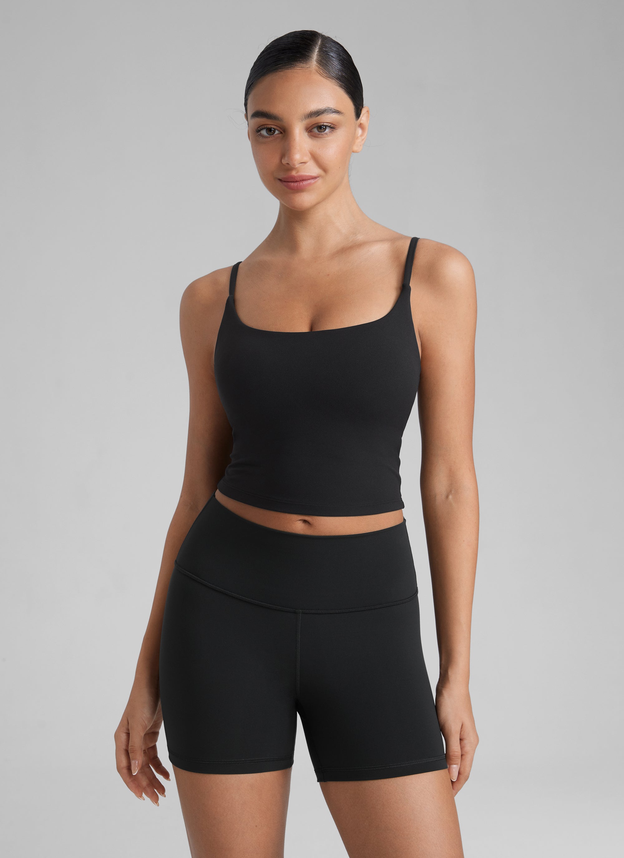 CRZ YOGA Womens Butterlift Scoop Neck U Back Yoga Longline Sports Bra Black @model_info:Anano