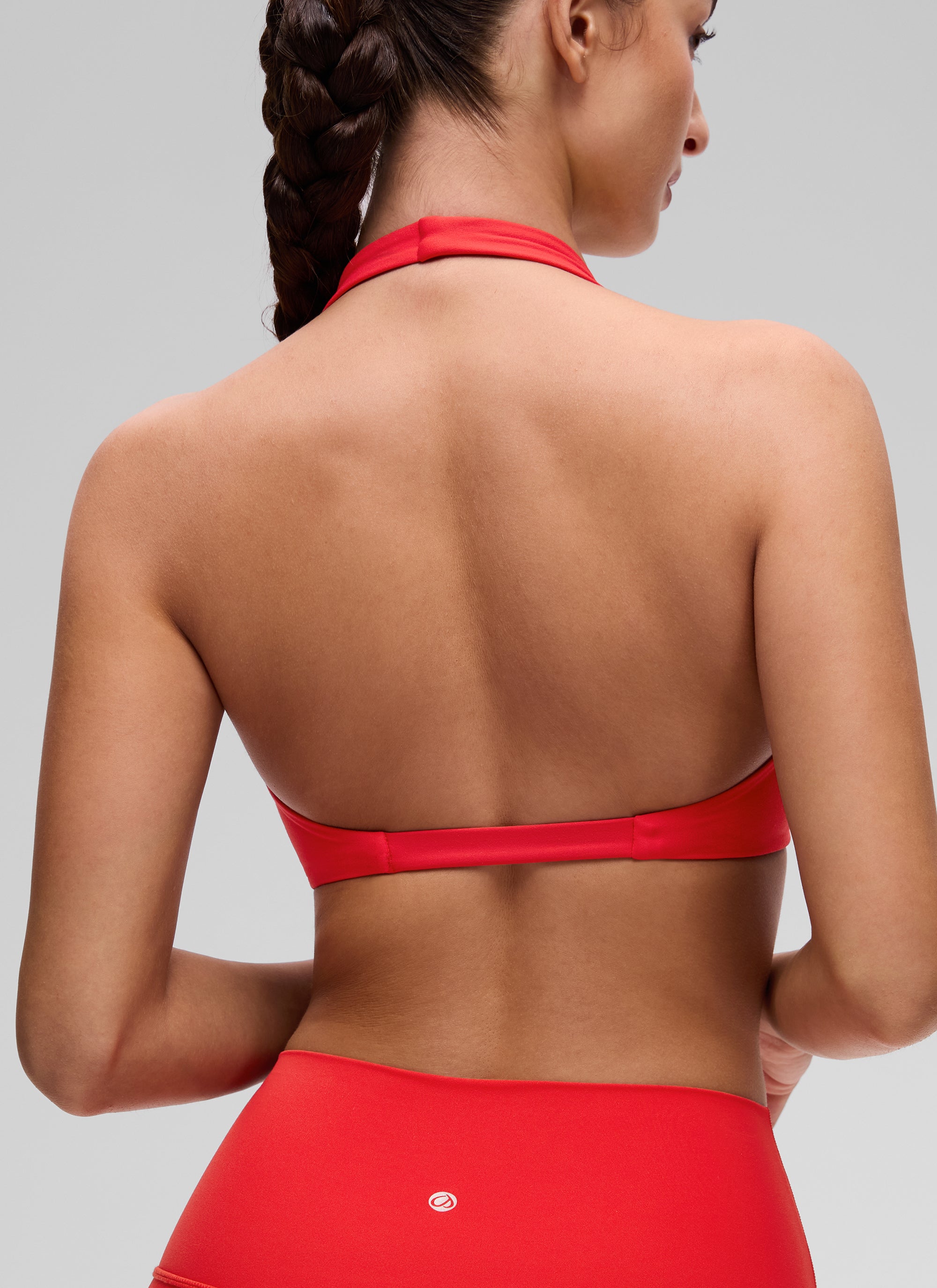 CRZ YOGA Women's Butterluxe Yoga V Neck Crop Double Lined Sports Bra Deep Red @model_info:Inga