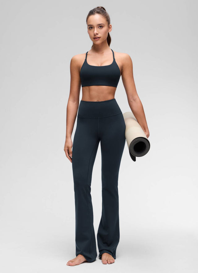 CRZ YOGA Women's Butterluxe Yoga Scoop Neck Twist Cross Back Sport Bra True Navy @model_info:Maria