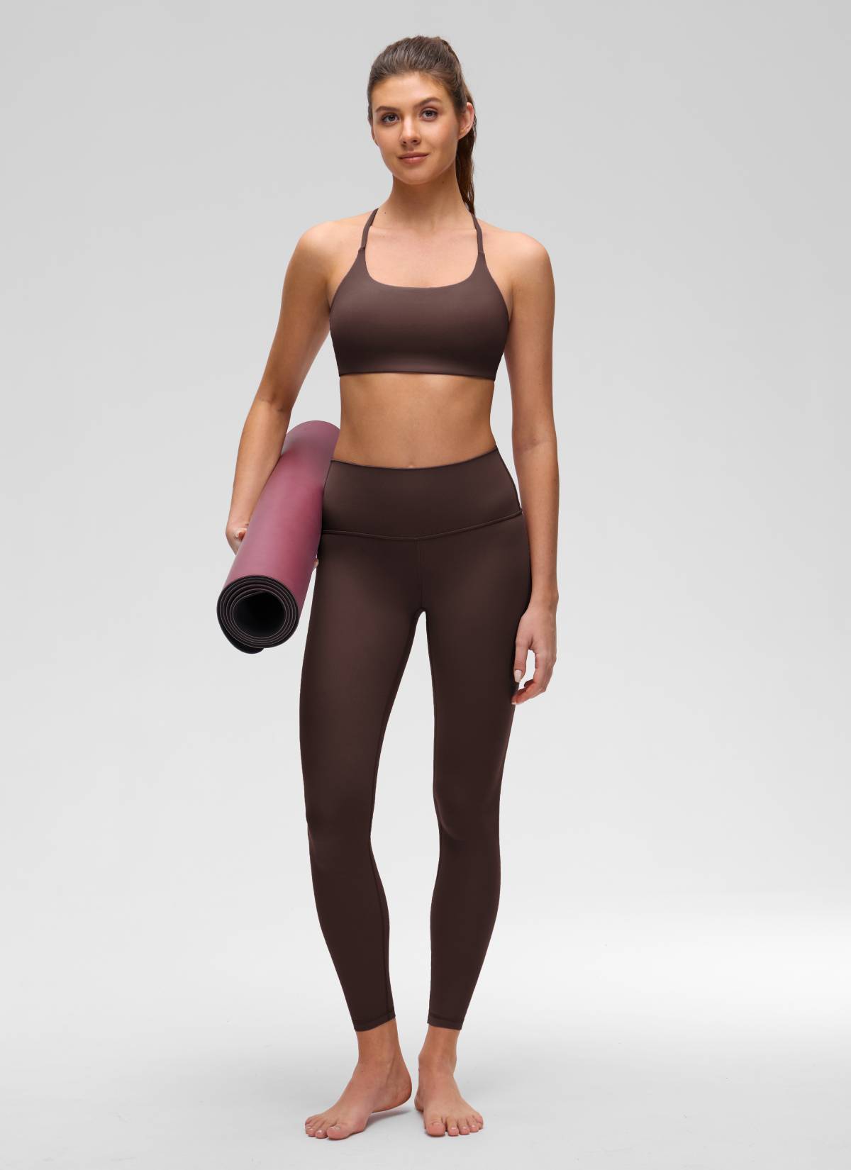 CRZ YOGA Women's Butterluxe Yoga Scoop Neck Twist Cross Back Sport Bra Hot Fudge Brown @model_info:Gelya