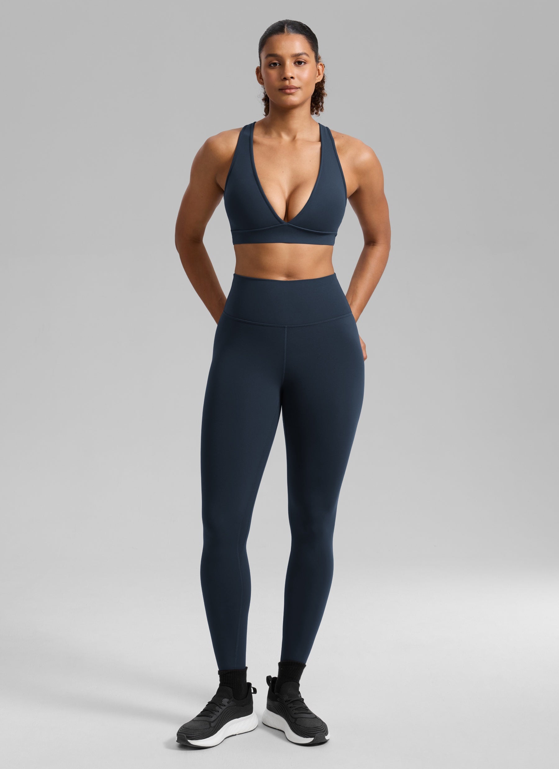 CRZ YOGA Women's Butterlift® Workout Deep V Neck Cross Back Sports Bra True Navy @model_info:Barbara
