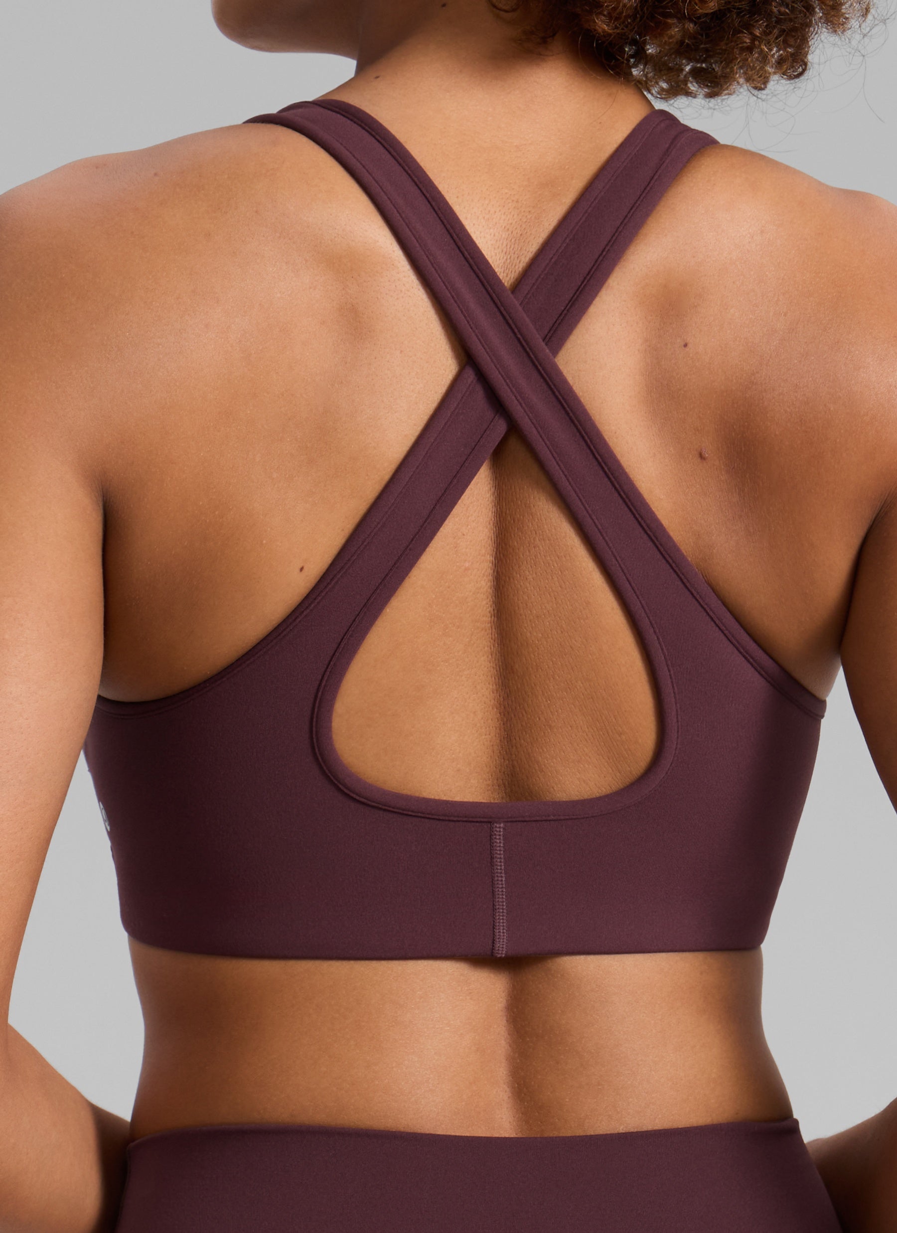 CRZ YOGA Women's Butterlift® Workout Deep V Neck Cross Back Sports Bra Ripe Plum @model_info:Barbara