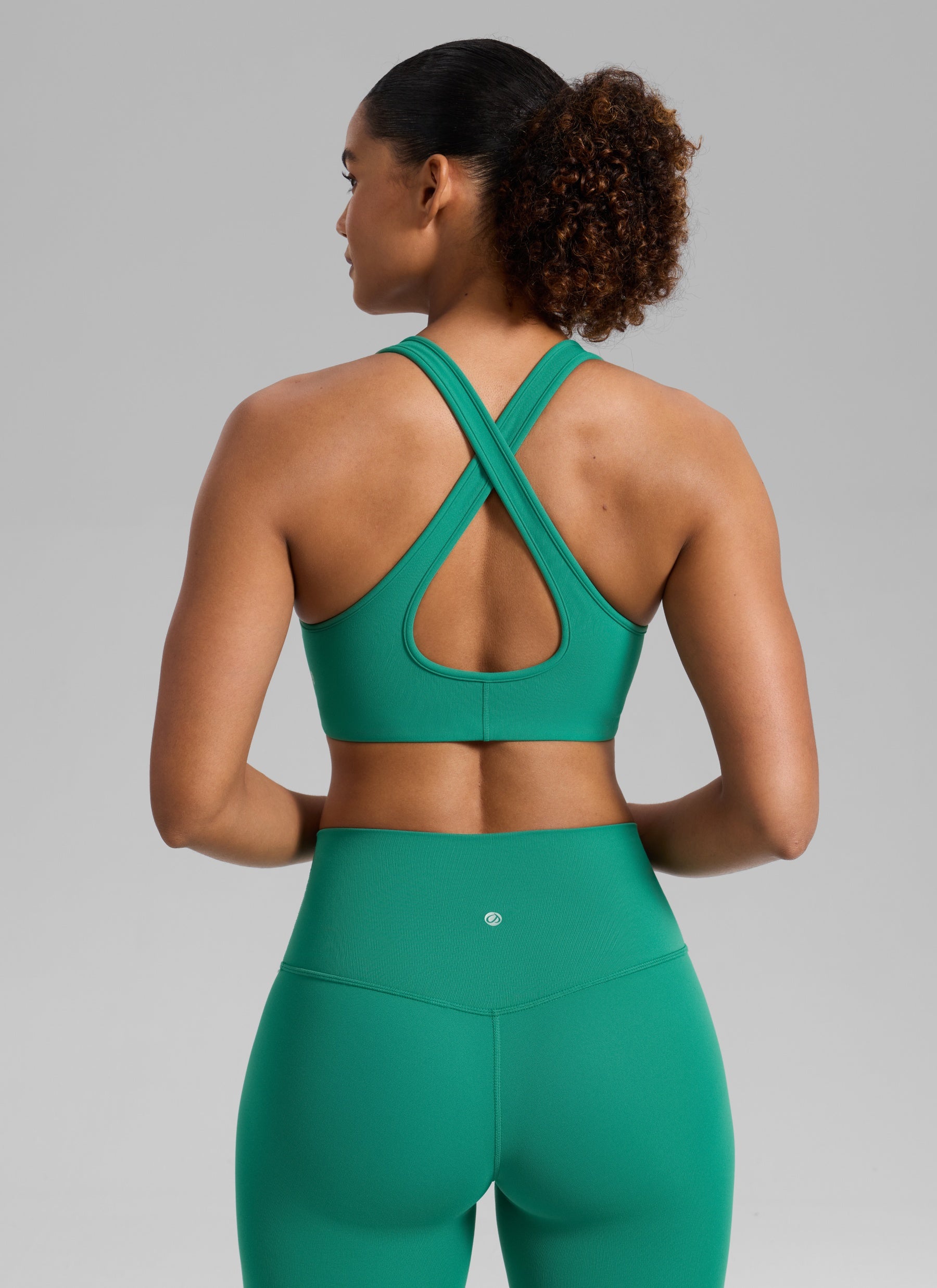 CRZ YOGA Women's Butterlift® Workout Deep V Neck Cross Back Sports Bra Cascadia Green @model_info:Barbara