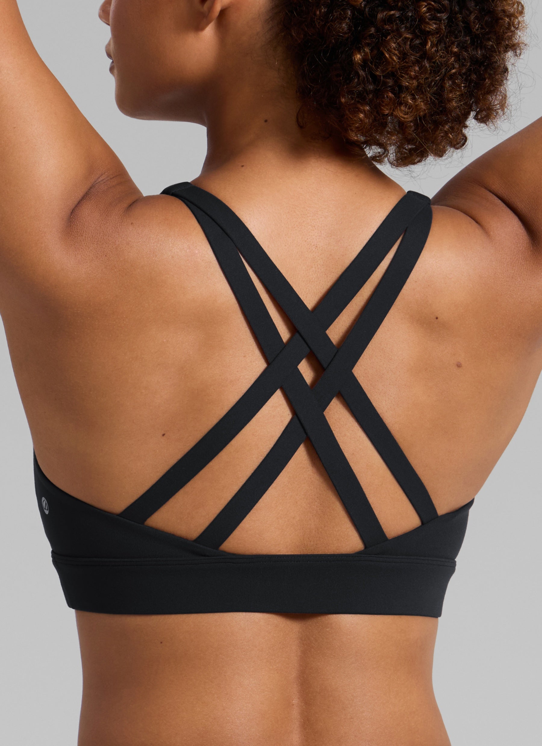 CRZ YOGA Women's Butterlift® Workout Crewneck Cross Back Sports Bra Black @model_info:Barbara