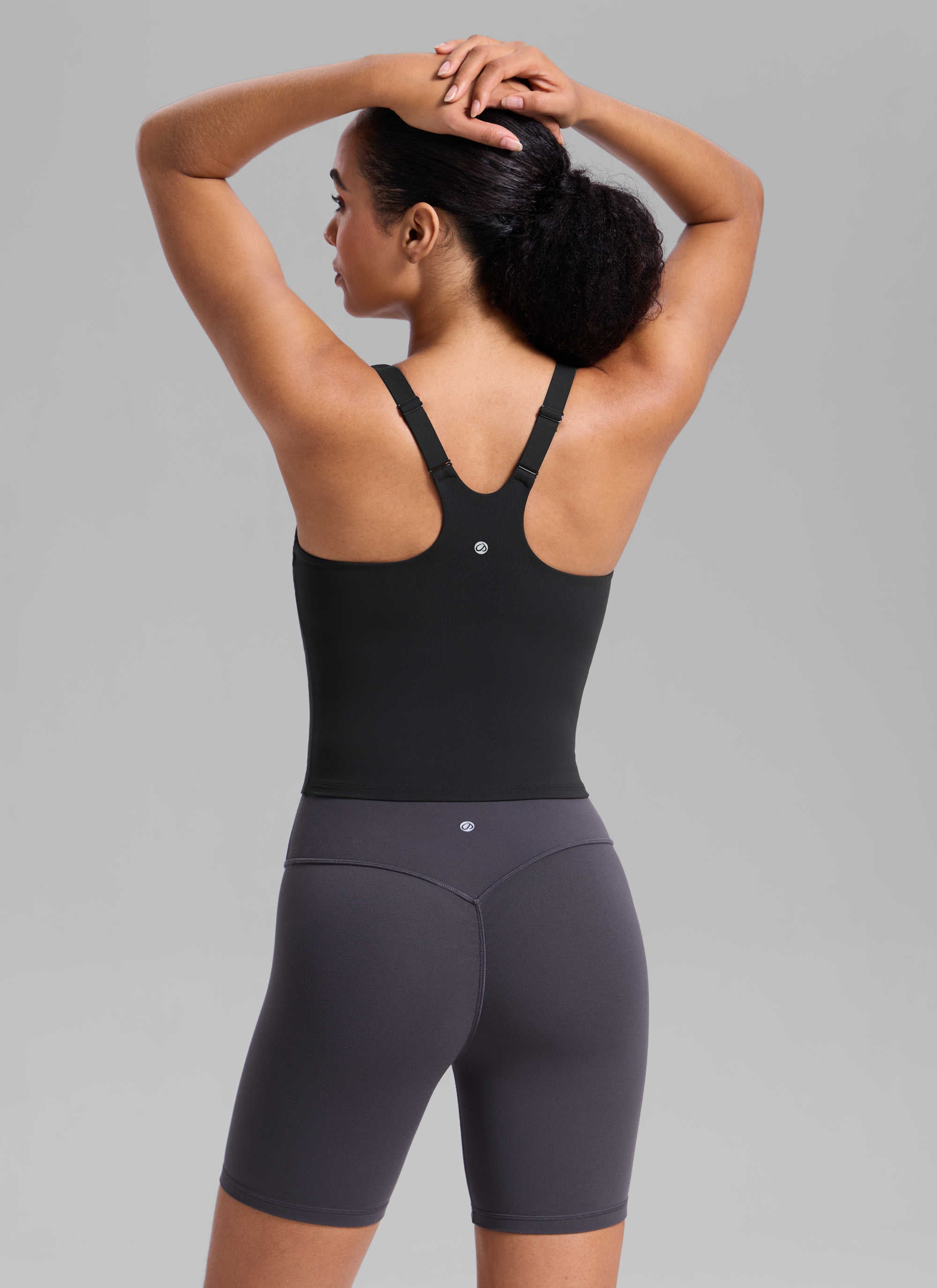 CRZ YOGA Women's Butterlift Workout V Neck Racerback Built in Bra Tank Black @model_info:Nicole