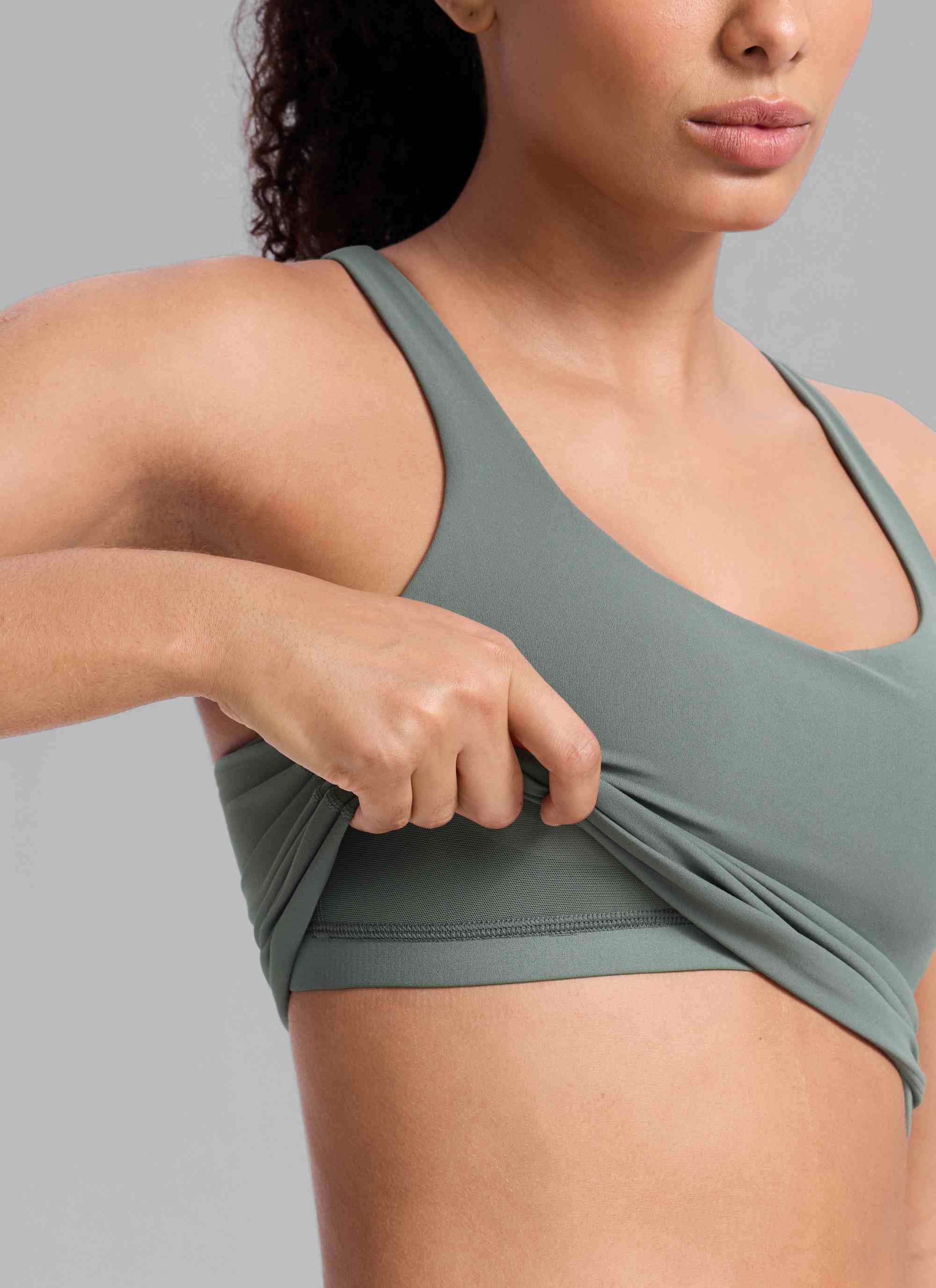 CRZ YOGA Women's Butterlift Workout V Neck Racerback Built in Bra Tank Grey Sage @model_info:Nicole