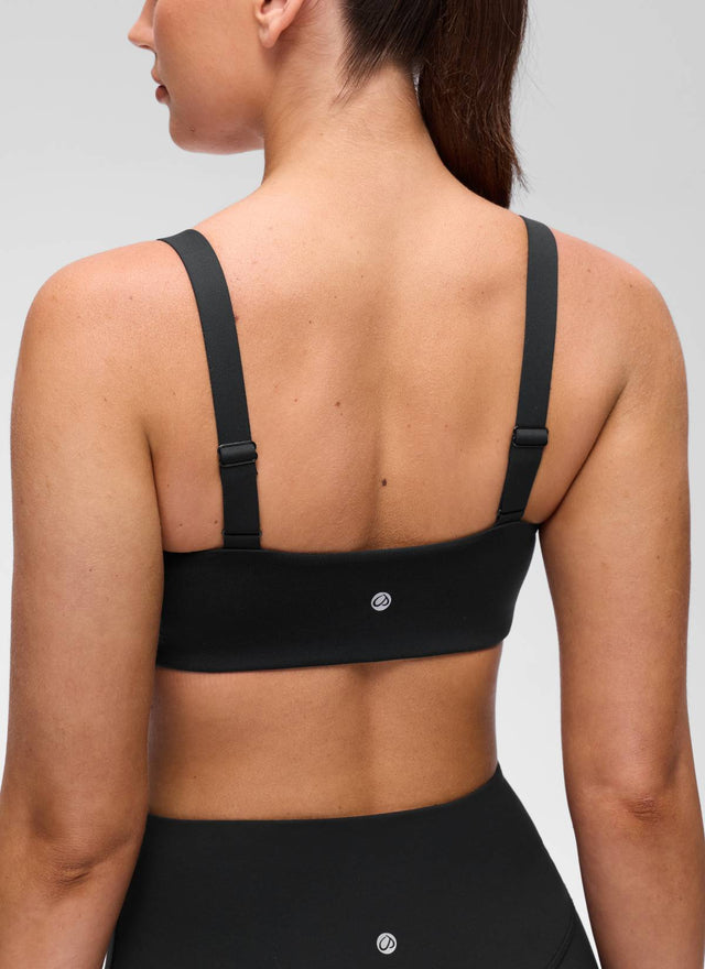CRZ YOGA Women's Butterluxe Yoga U Neck Square Back Sports Bra Black @model_info:Brooklym