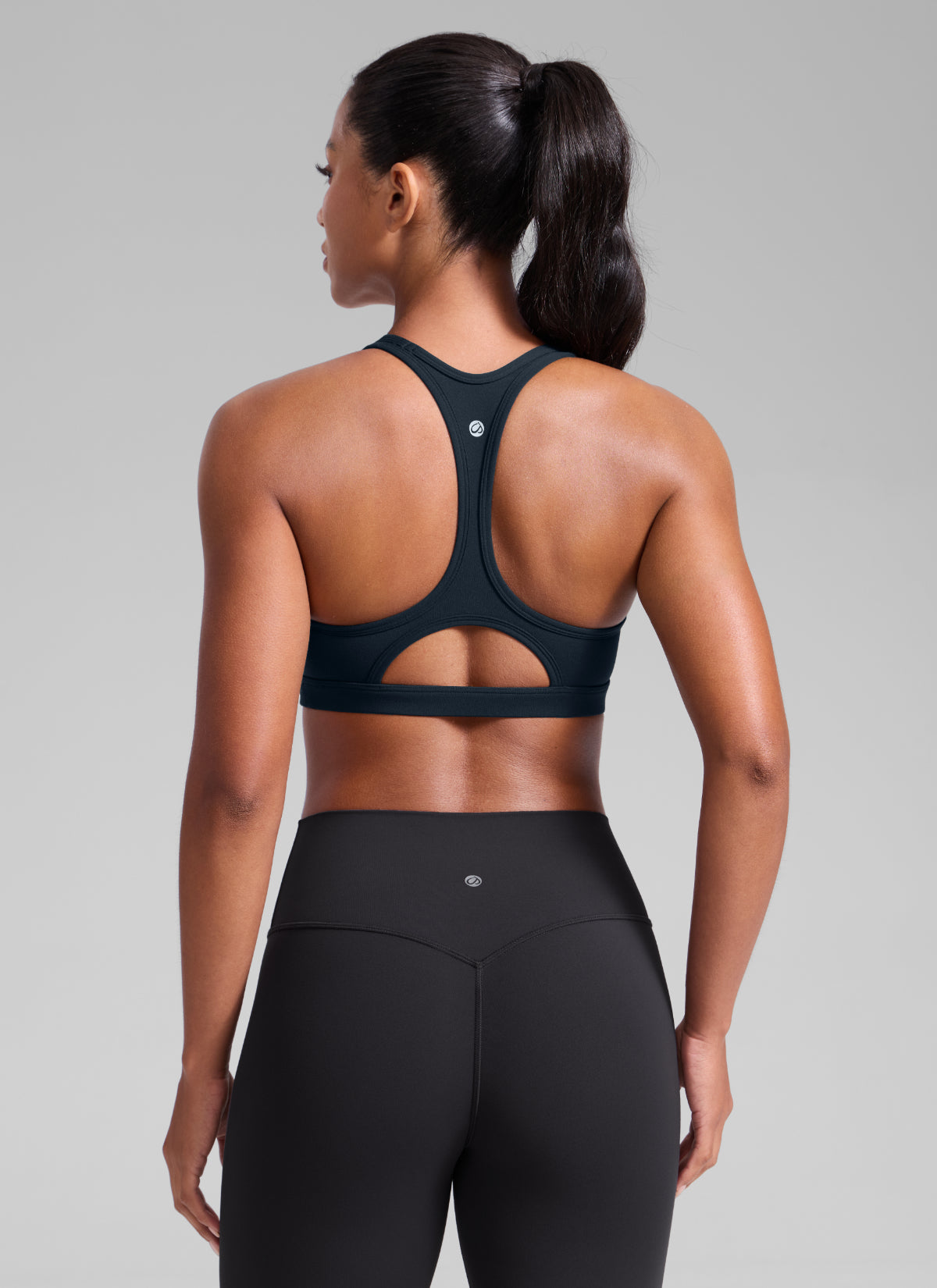 CRZ YOGA Women's Butterlift Yoga U Neck Racerback Keyhole Sports Bra True Navy @model_info:Crystal