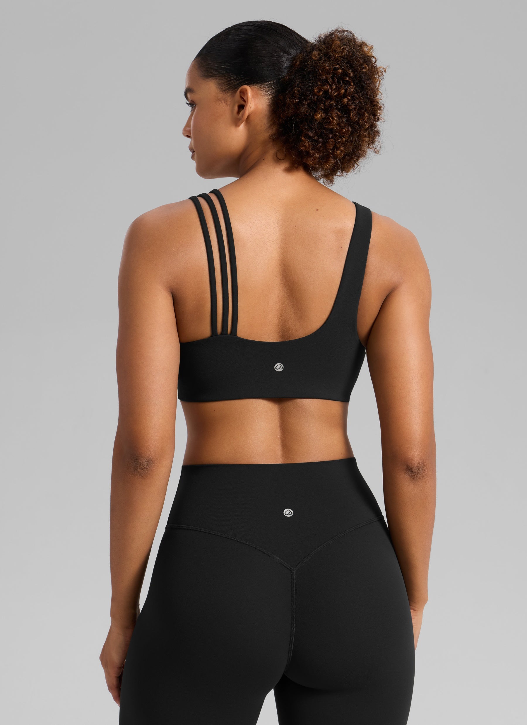 Women's Butterlift® Yoga Asymmetric Straps Sports Bra Medium Support Black @model_info:Barbara