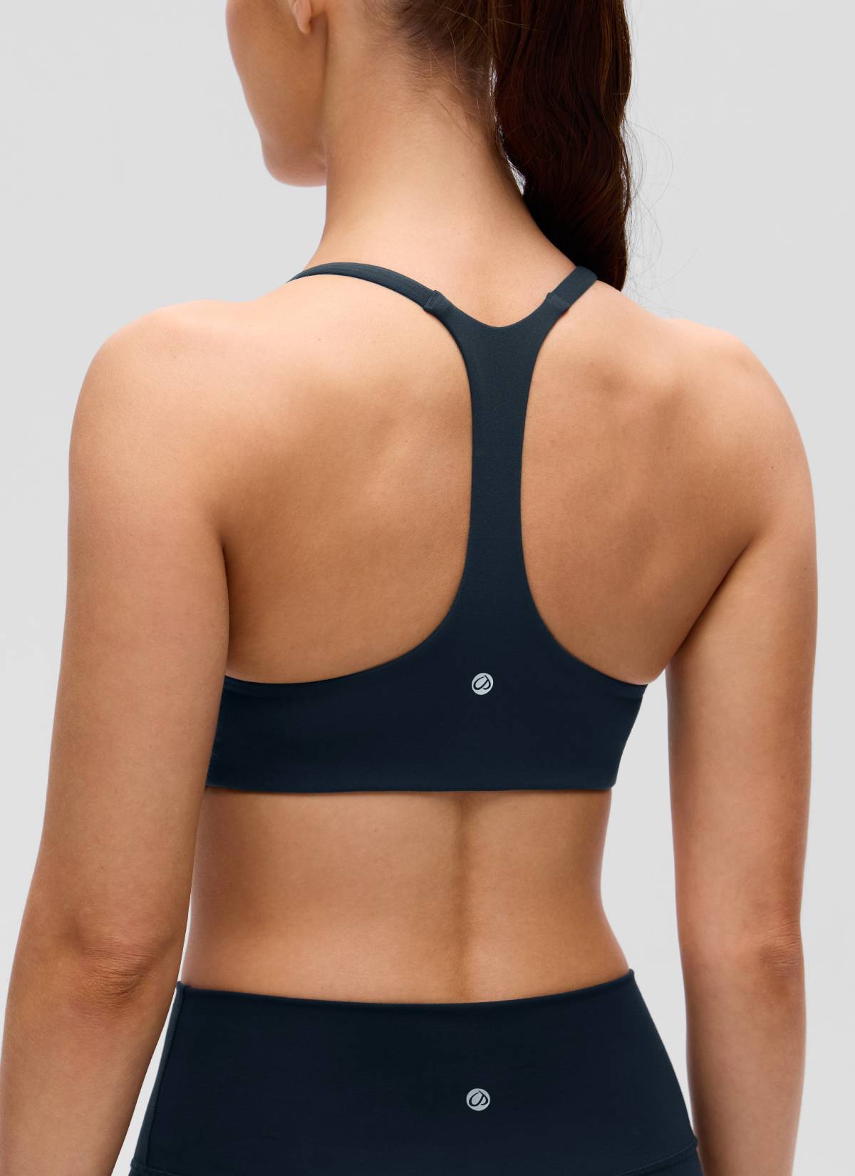 CRZ YOGA Women's Butterluxe V Neck  Racerback Thin Straps Sports Bra True Navy @model_info:Lary