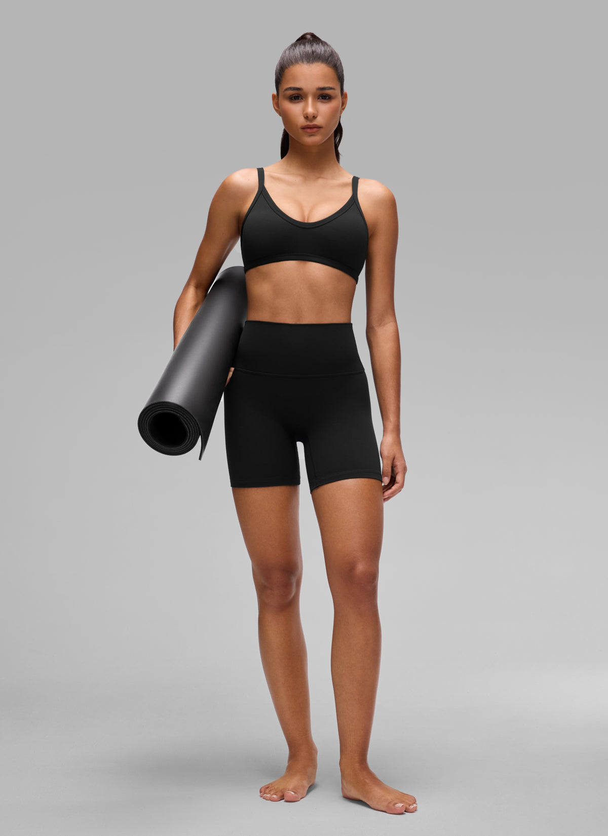 CRZ YOGA Butterlift Women's Double Lined V Neck Workout Sports Bras Black @model_info:A