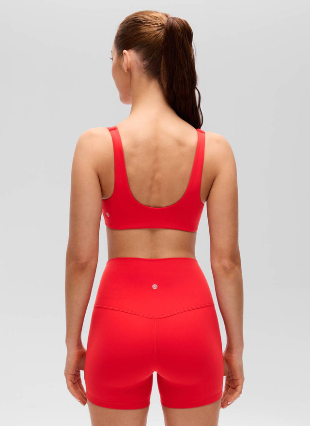 CRZ YOGA Women's Butterluxe Yoga Twist V Neck U Back Sports Bra Deep Red @model_info:Lary