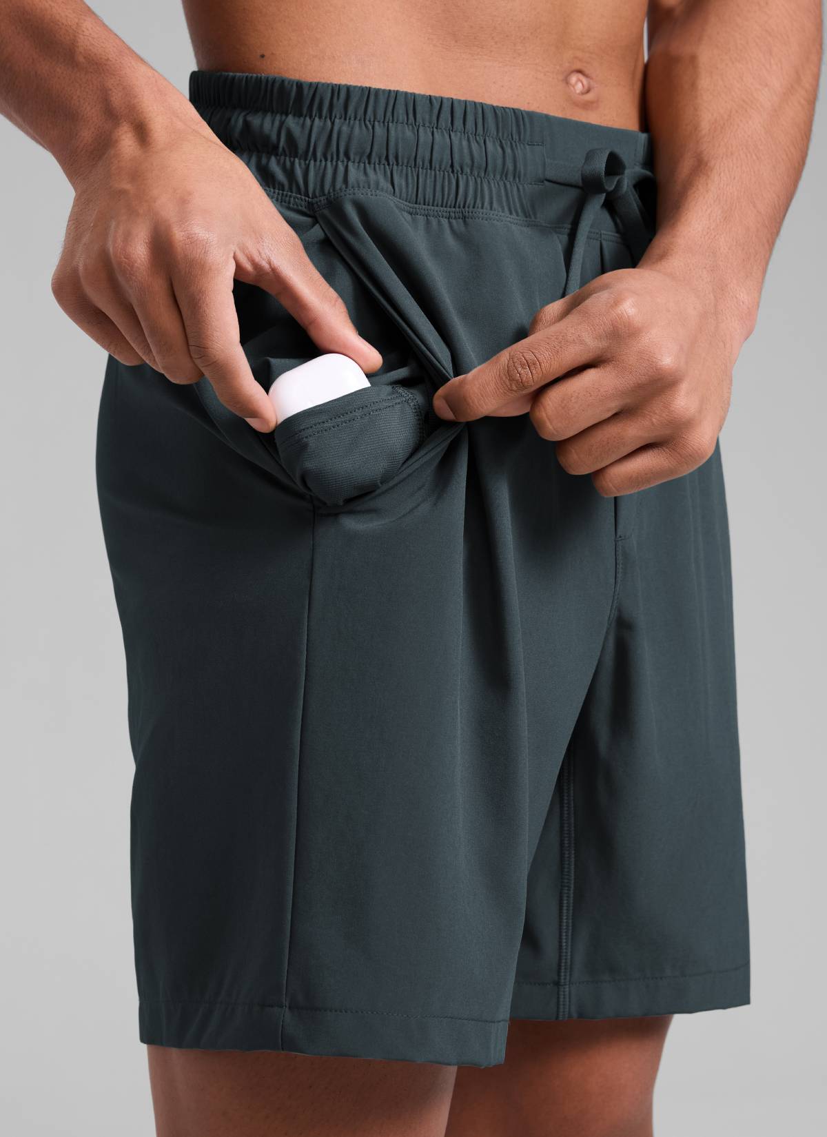 CRZ YOGA Men's Train Classic Fit Feathery-Fit Linerless Shorts 7'' Melanite