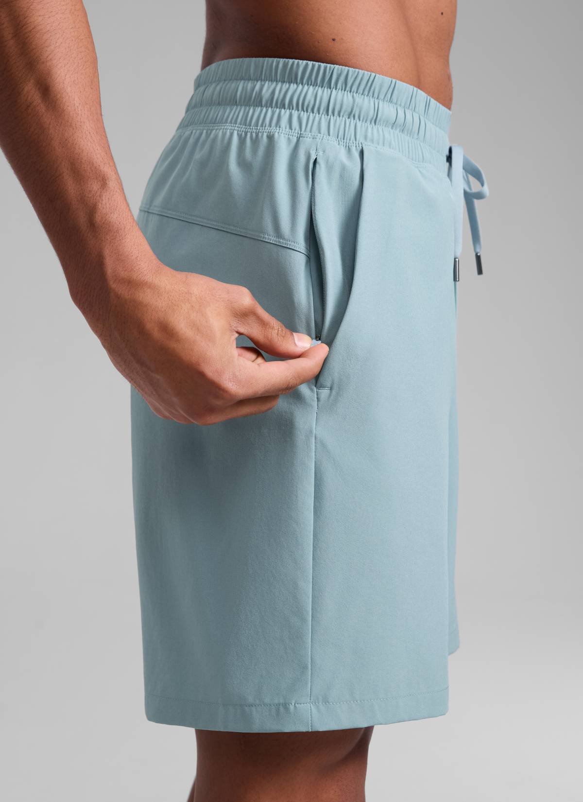 CRZ YOGA Men's Train Run Classic Fit Feathery-Fit Lined Shorts 7'' Light grayish blue