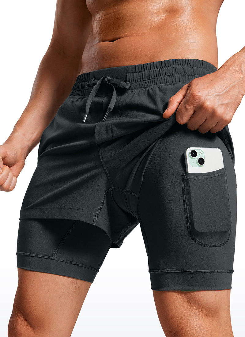 CRZ YOGA Men's Train Feathery-Fit 2 in 1 Shorts 3.5'' with pockets Ink Gray @model_info:Maxim