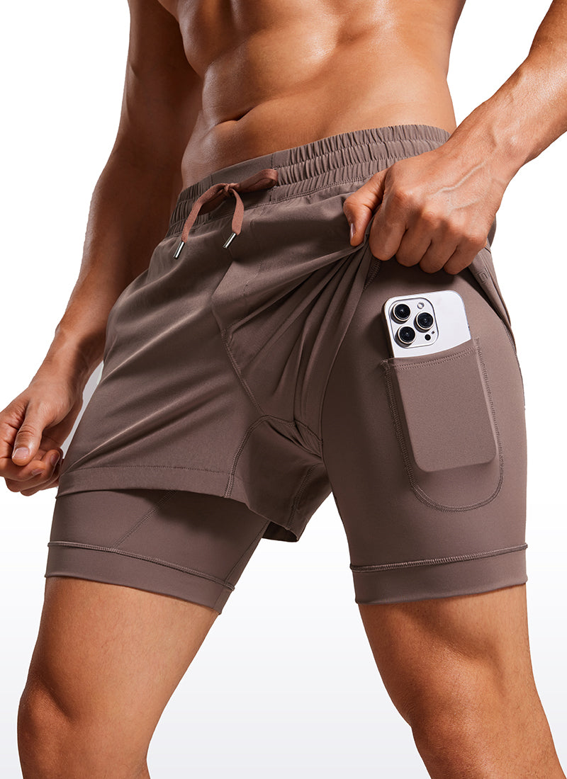CRZ YOGA Men's Train Feathery-Fit 2 in 1 Shorts 3.5'' with pockets Brown Rock @model_info:Maxim