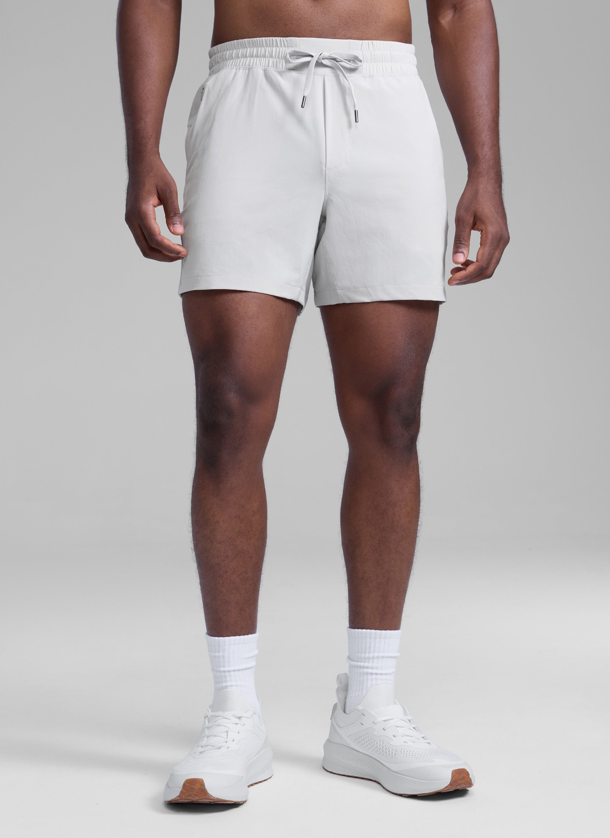 CRZ YOGA Men's Running Feathery-Fit Workout Linerless Shorts 5'' Platinum Grey @model_info:L