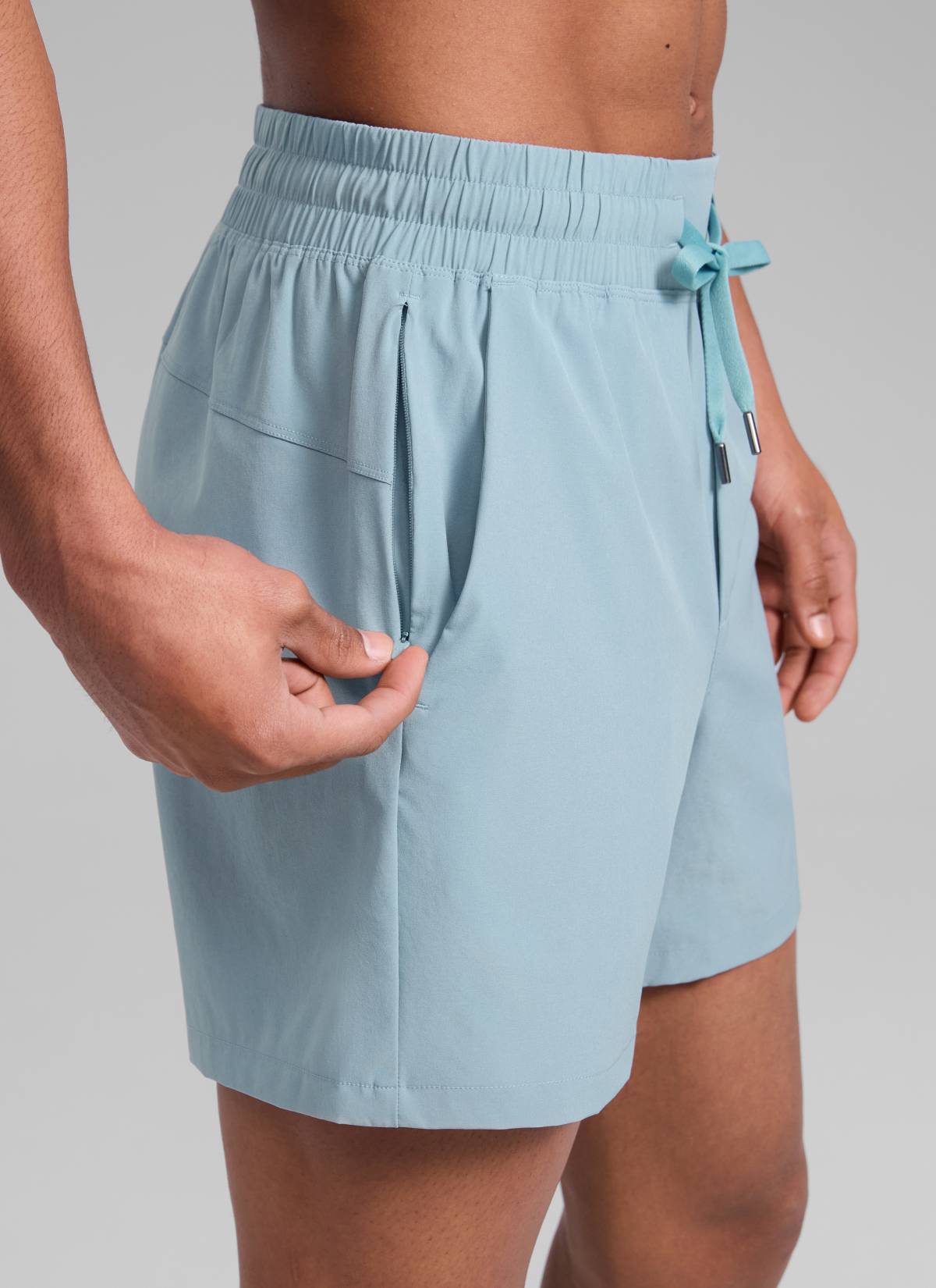 CRZ YOGA Men's Running Feathery-Fit Workout Linerless Shorts 5'' Light grayish blue @model_info:Rafael