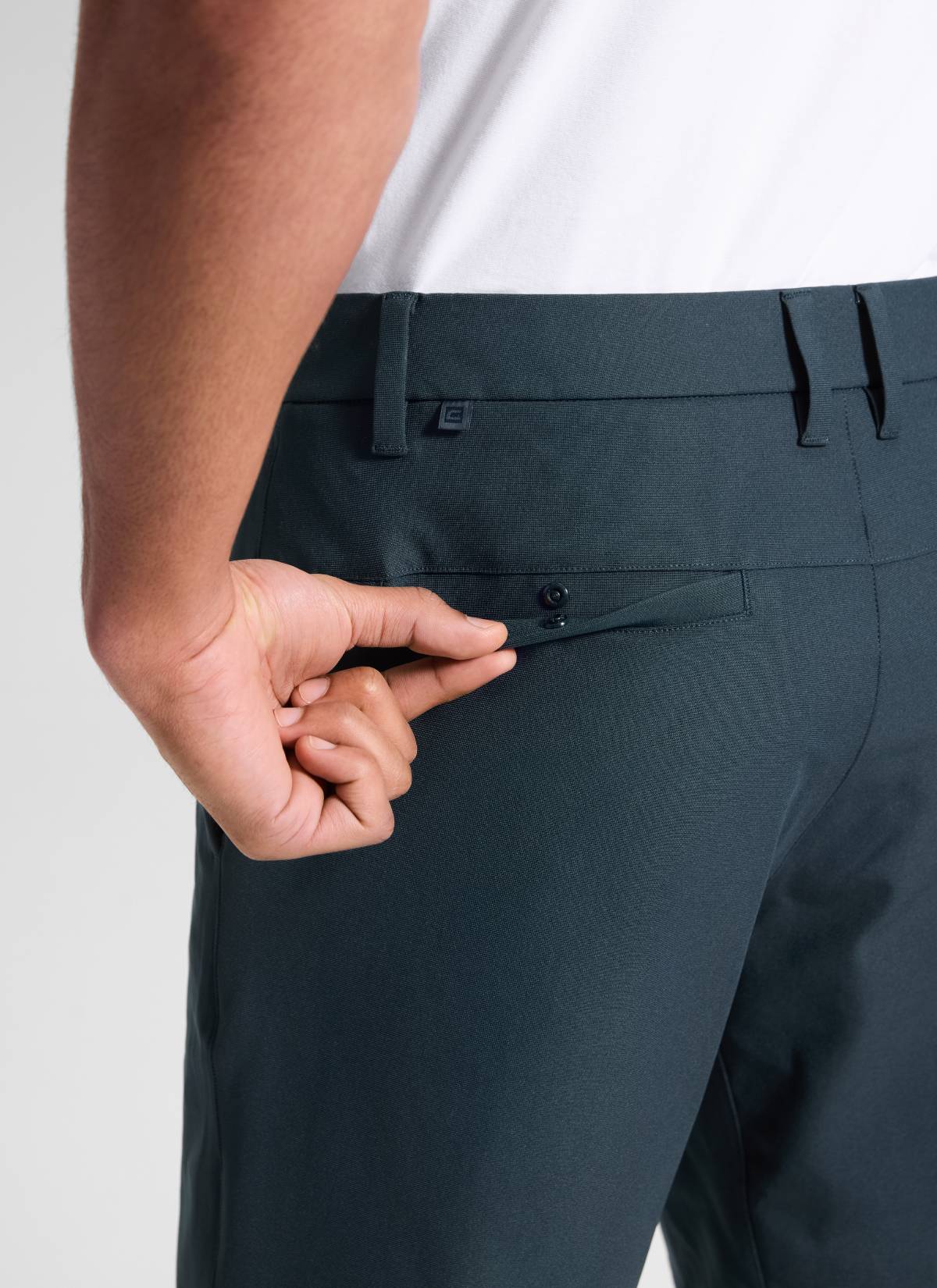 CRZ YOGA Men's Work Classic Fit All-Day Comfort Golf Shorts Pocket 9'' True Navy @model_info:Rafael