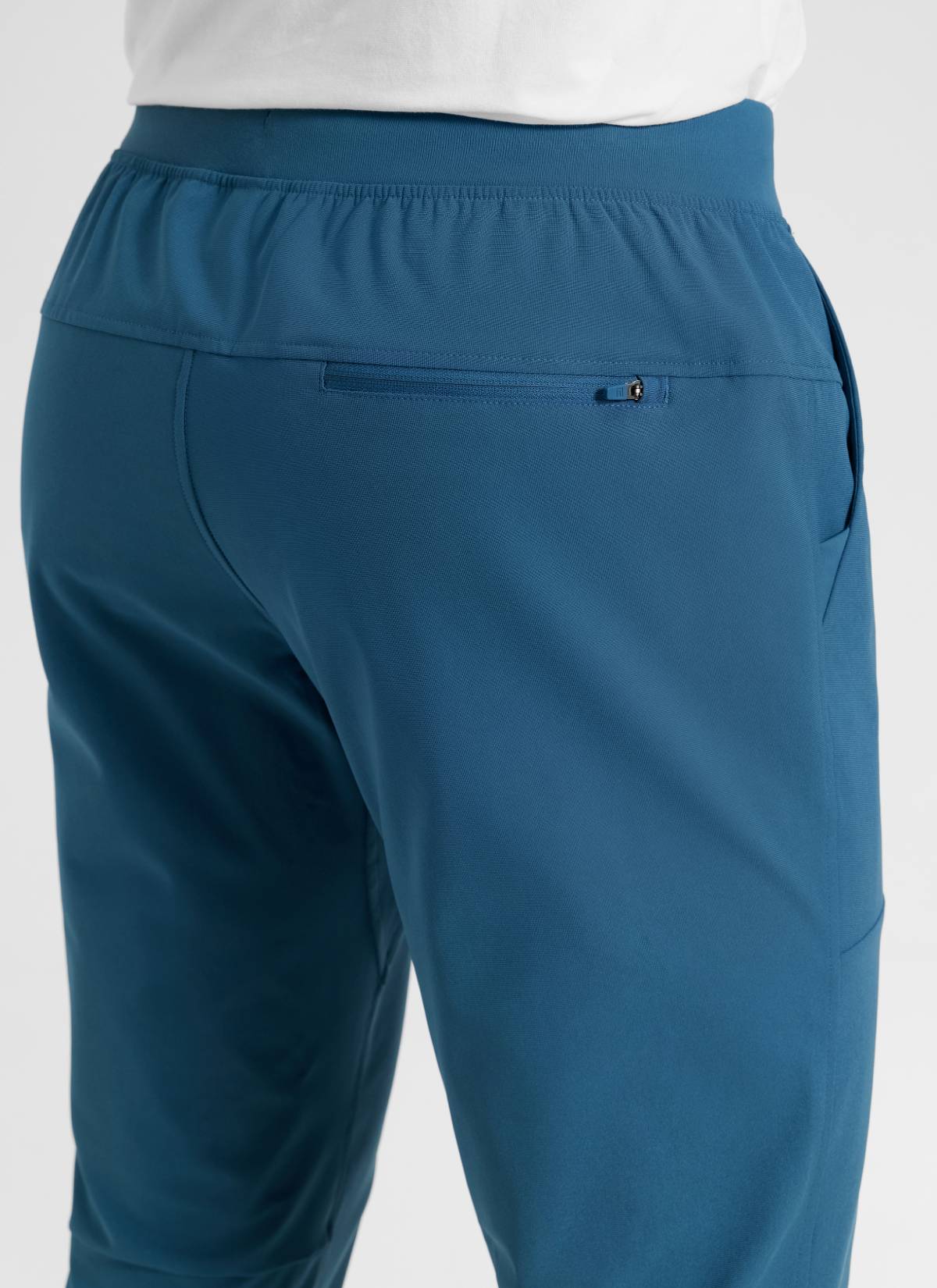 CRZ YOGA Mens Work Slim Fit All-Day Comfort Golf Joggers 30'' Iron Blue @model_info:Jhony