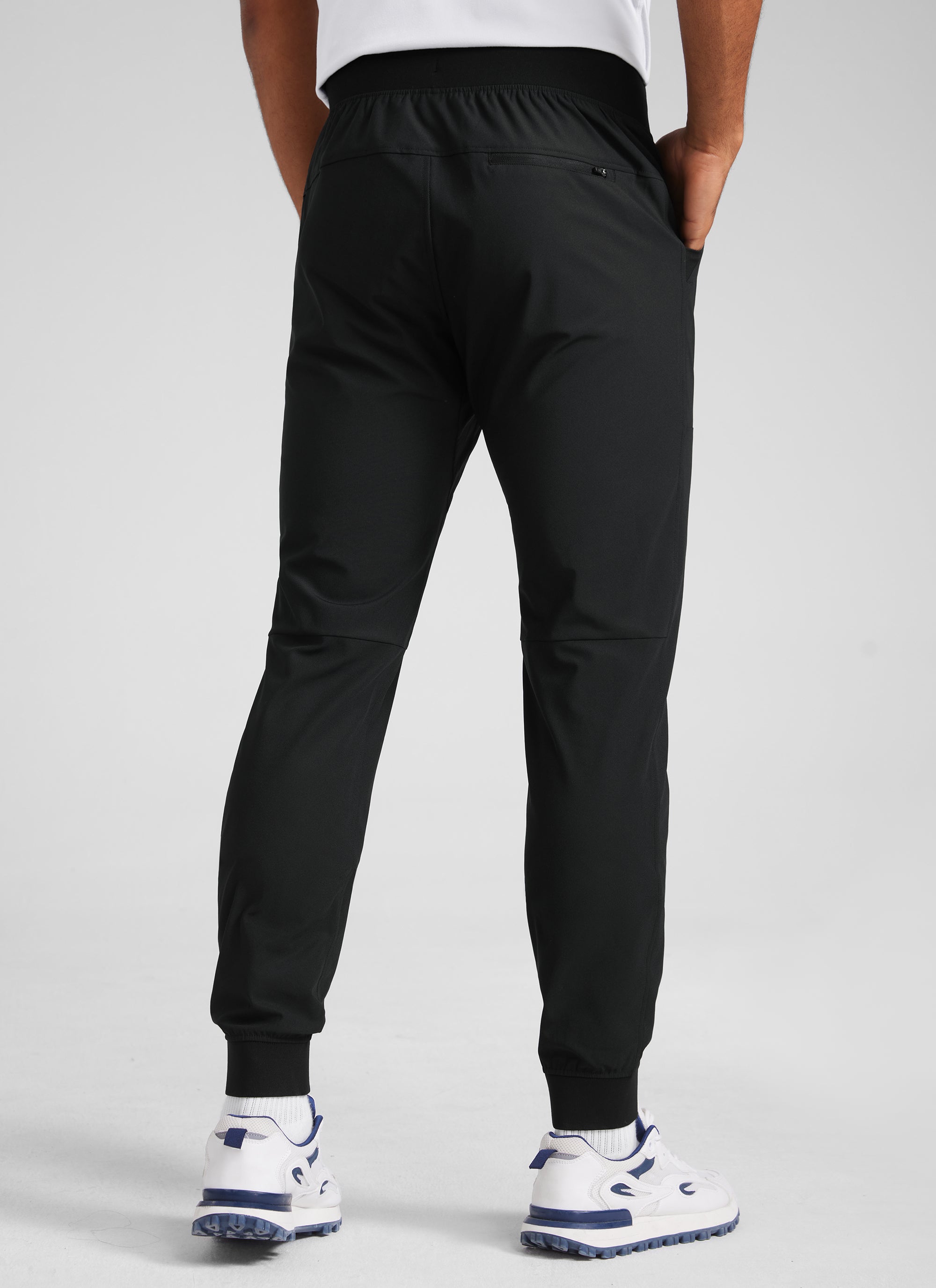 CRZ YOGA Men All Day Comfy Slim-Fit Golf Joggers 32'' with Pockets Black @model_info:H