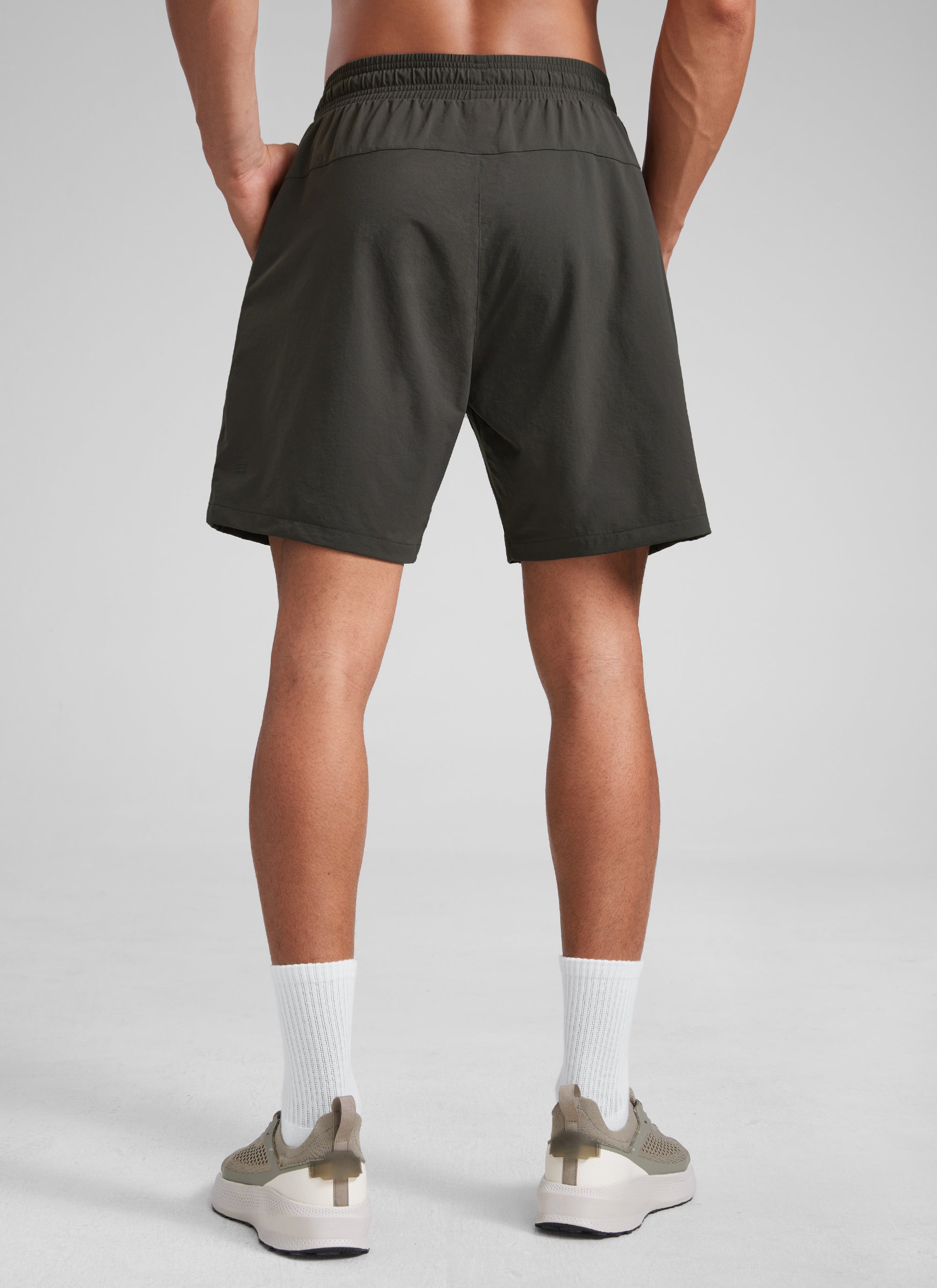 CRZ YOGA Men‘s Workout Water Resistant Short 7