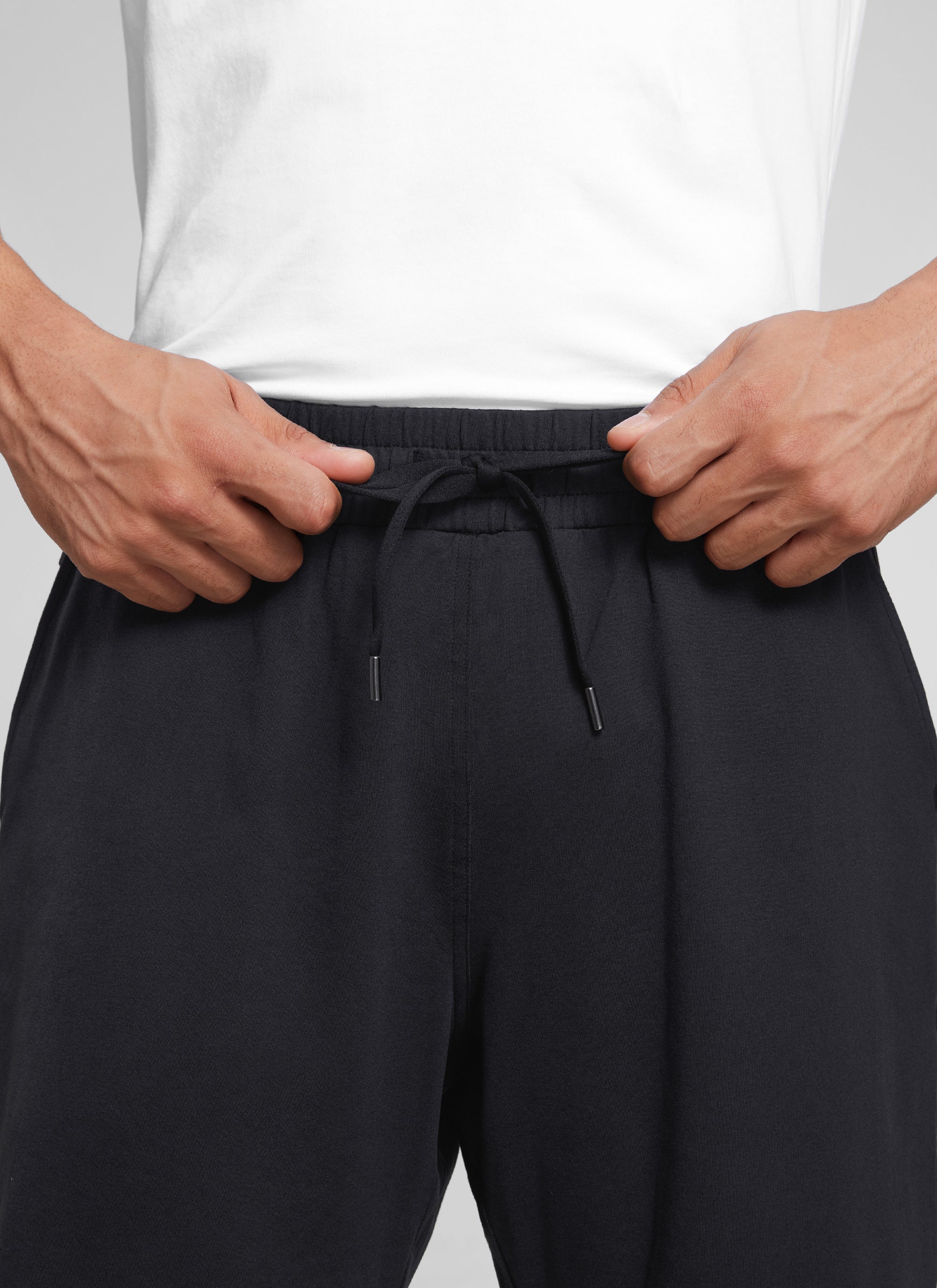 CRZ YOGA Men's Casual Lightweight Sweat Shorts with Pockets Black @model_info:J