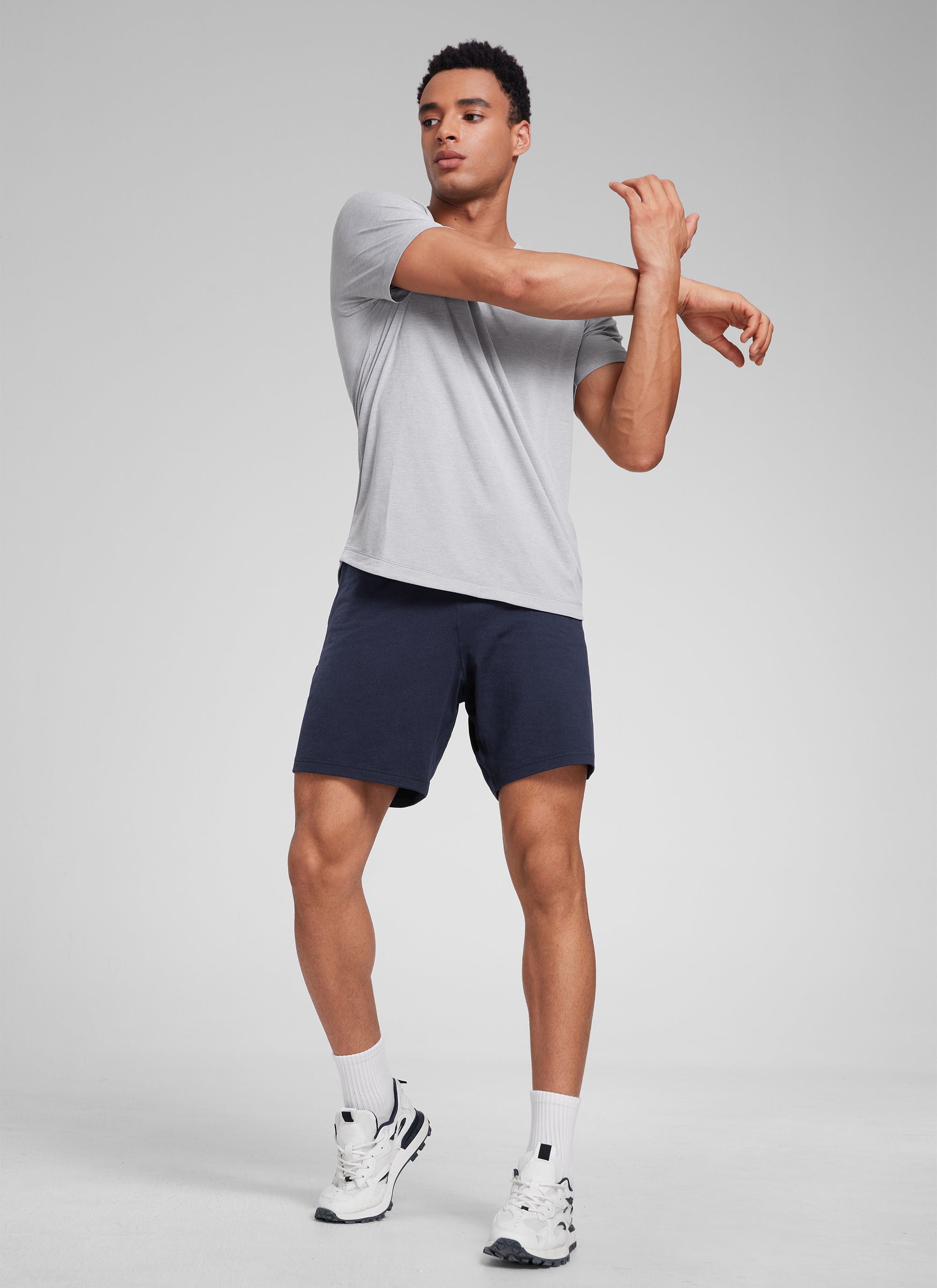 CRZ YOGA Men's Casual Lightweight Sweat Shorts with Pockets Navy @model_info:J