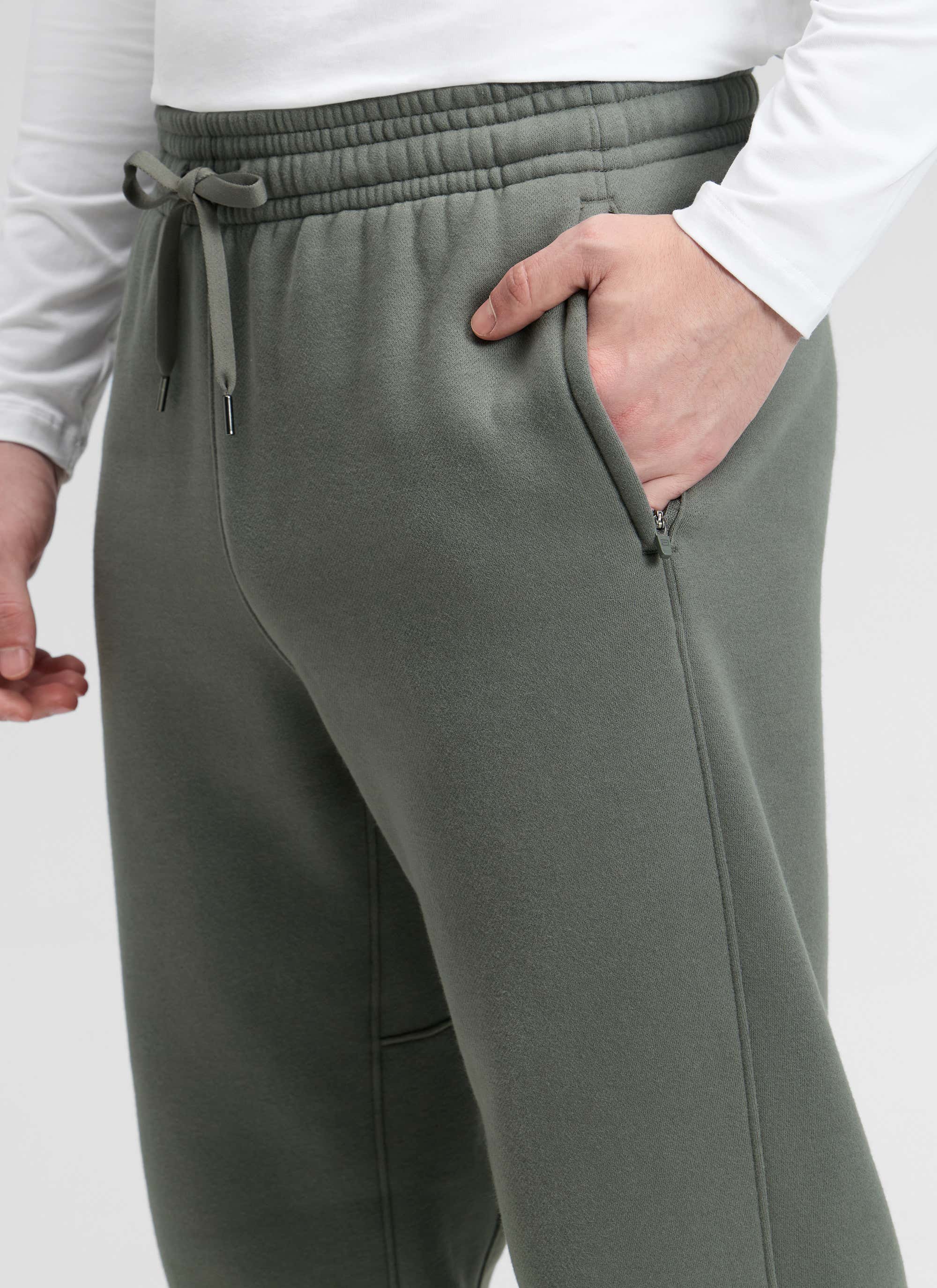 CRZ YOGA Mens Classic Fit Zipper Pockets Sweatpants 30