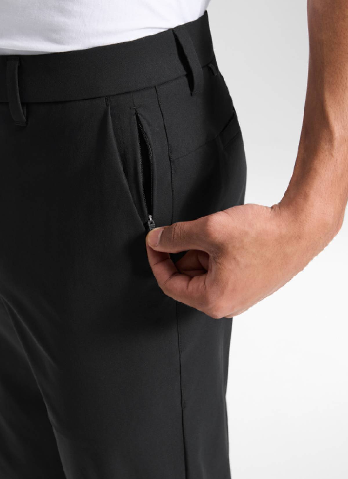CRZ YOGA Men's BreezeLite Lightweight Golf Mid Rise Pocket Pant 32