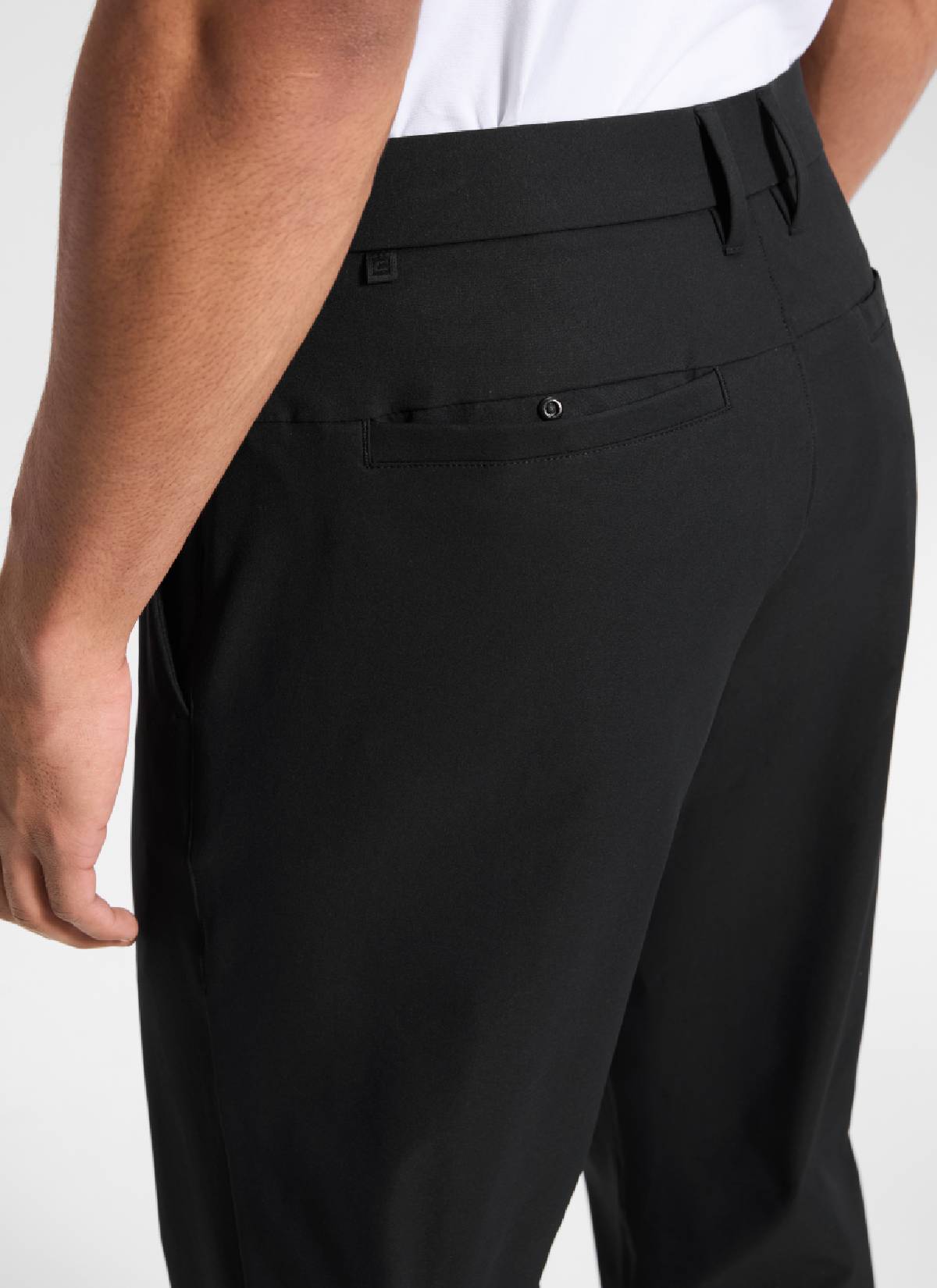 CRZ YOGA Men's BreezeLite Lightweight Golf Mid Rise Pocket Pant 32