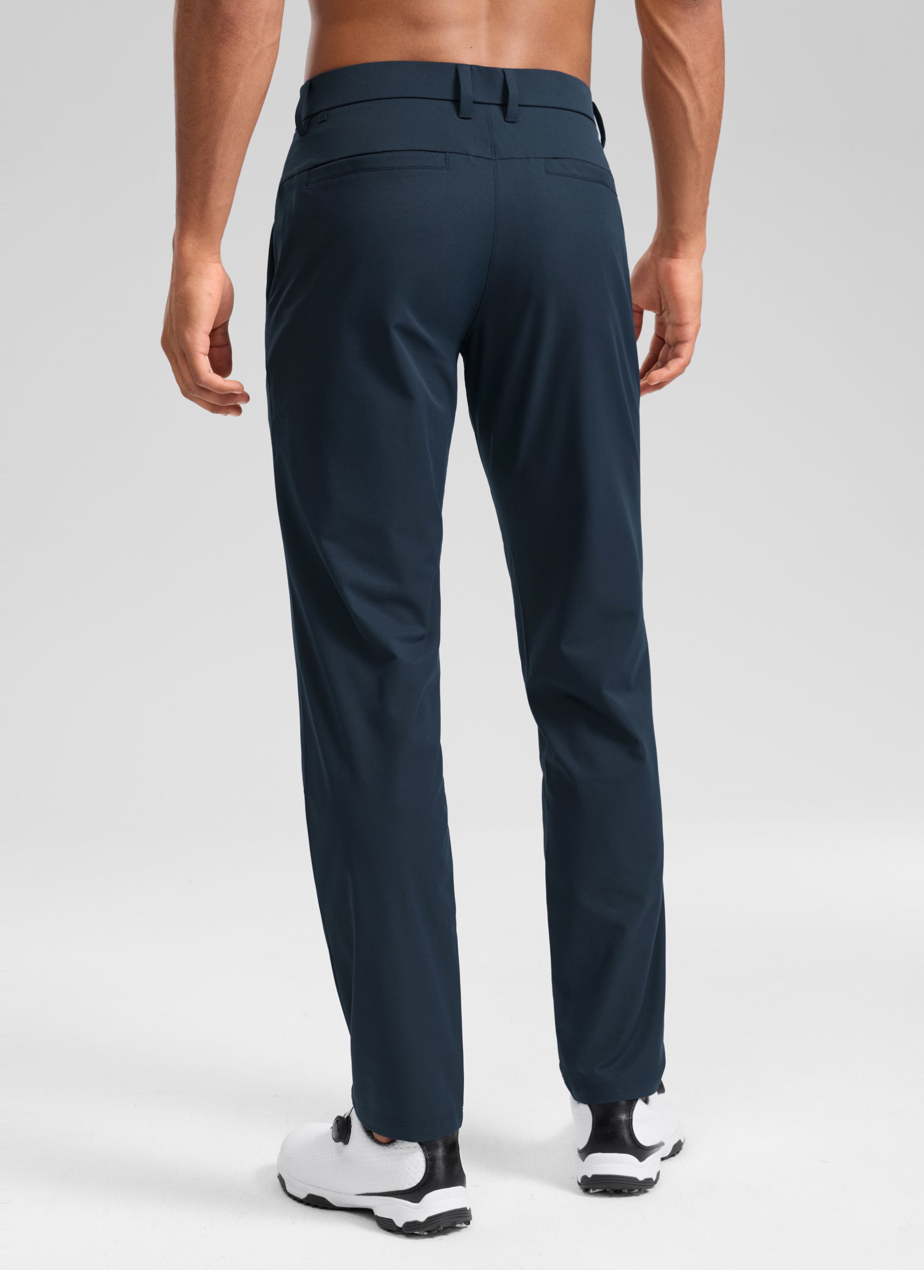 CRZ YOGA Men's BreezeLite Lightweight Golf Mid Rise Pocket Pant 30