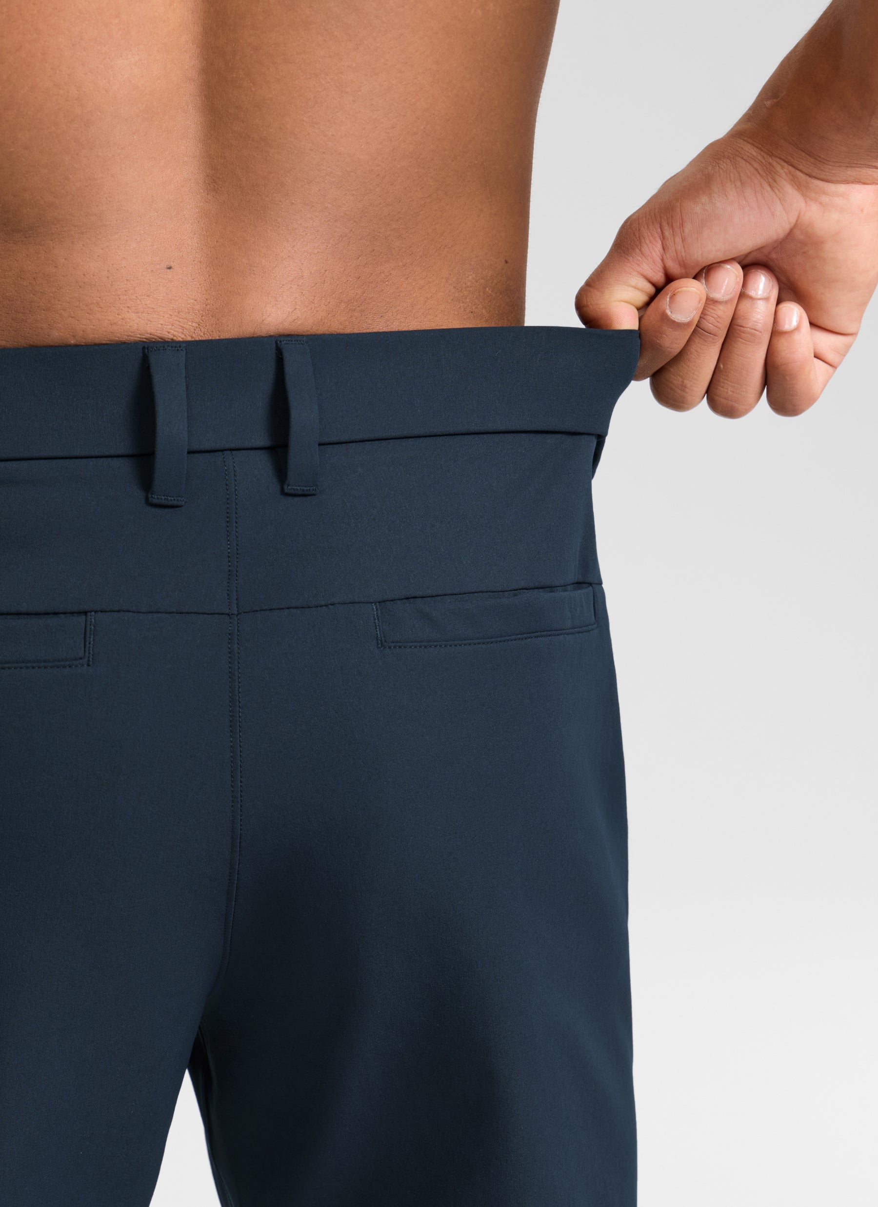 CRZ YOGA Men's BreezeLite Lightweight Golf Mid Rise Pocket Pant 32