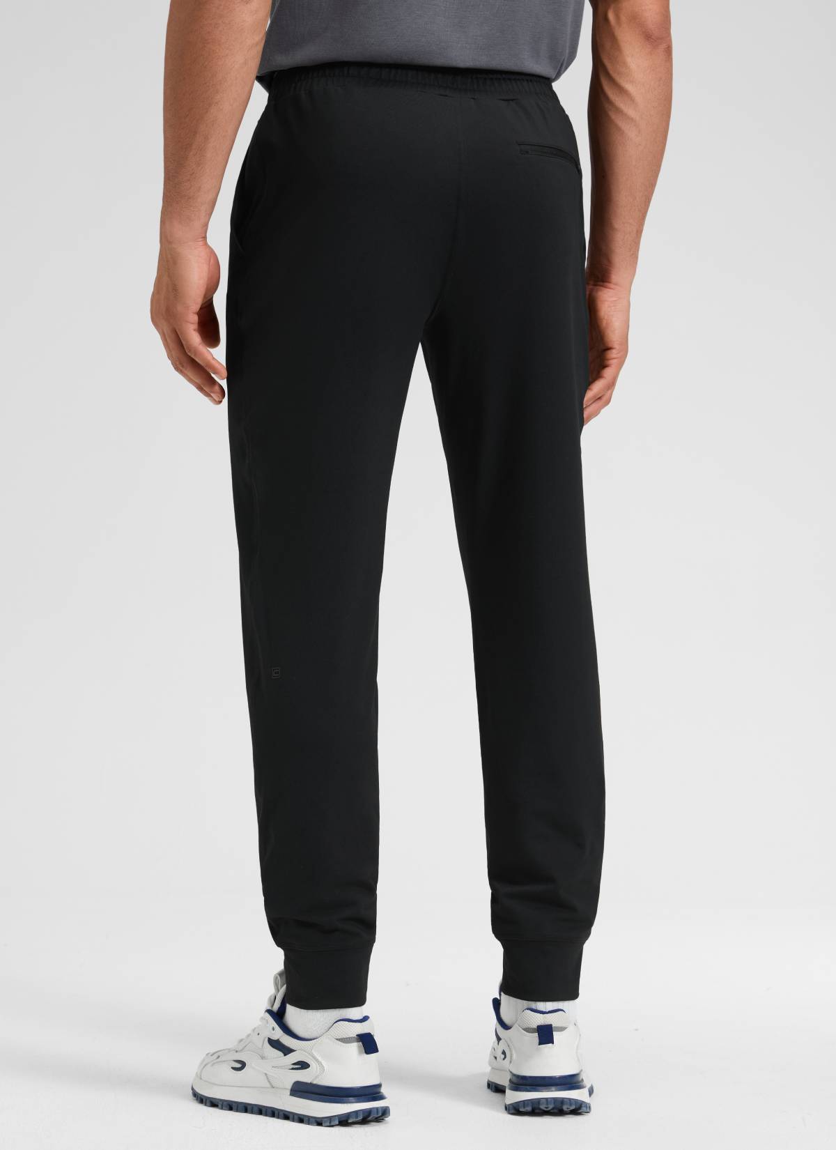 CRZ YOGA Men's Workout Casual Mid Rise Drawstring Pocket Jogger 29