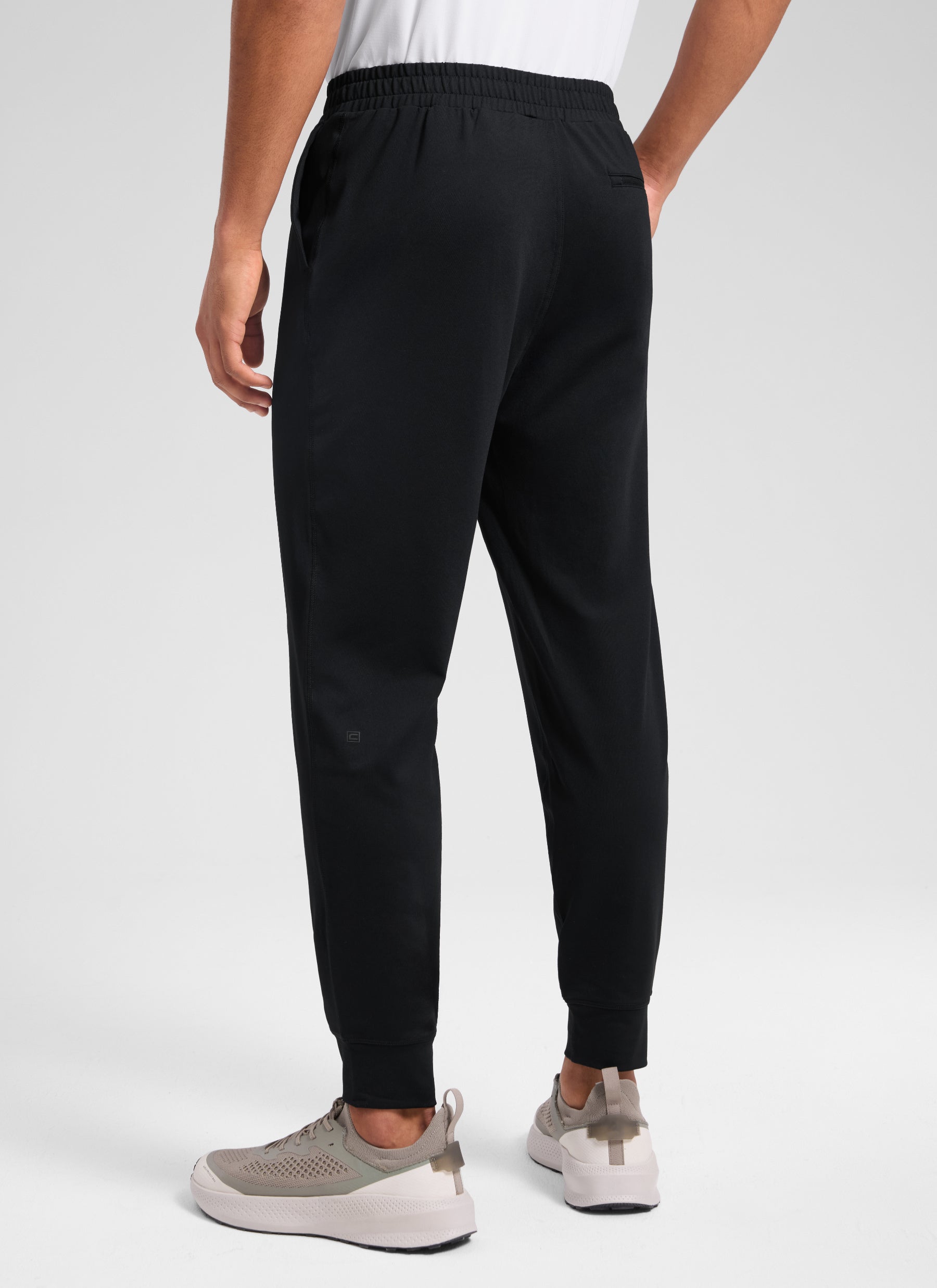 CRZ YOGA Men's Workout Casual Mid Rise Drawstring Pocket Jogger 29