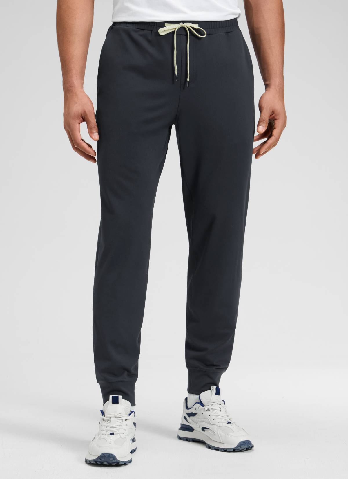 CRZ YOGA Men's Workout Casual Mid Rise Drawstring Pocket Jogger 29