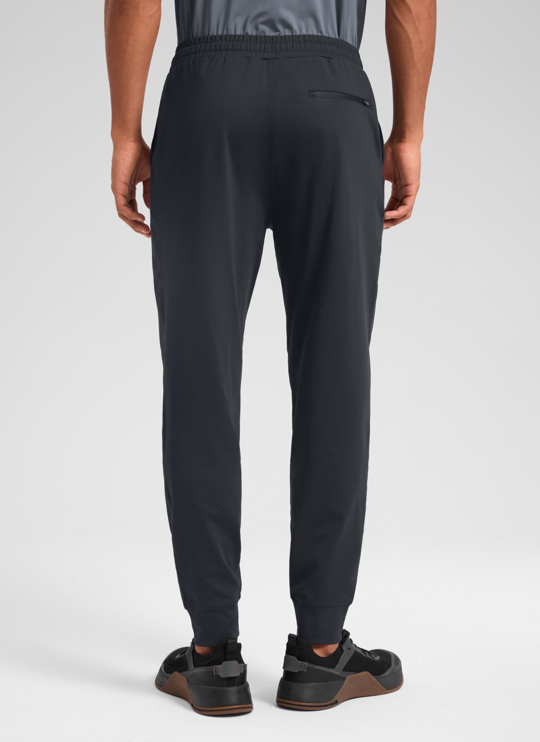CRZ YOGA Men's Workout Casual Mid Rise Drawstring Pocket Jogger 29