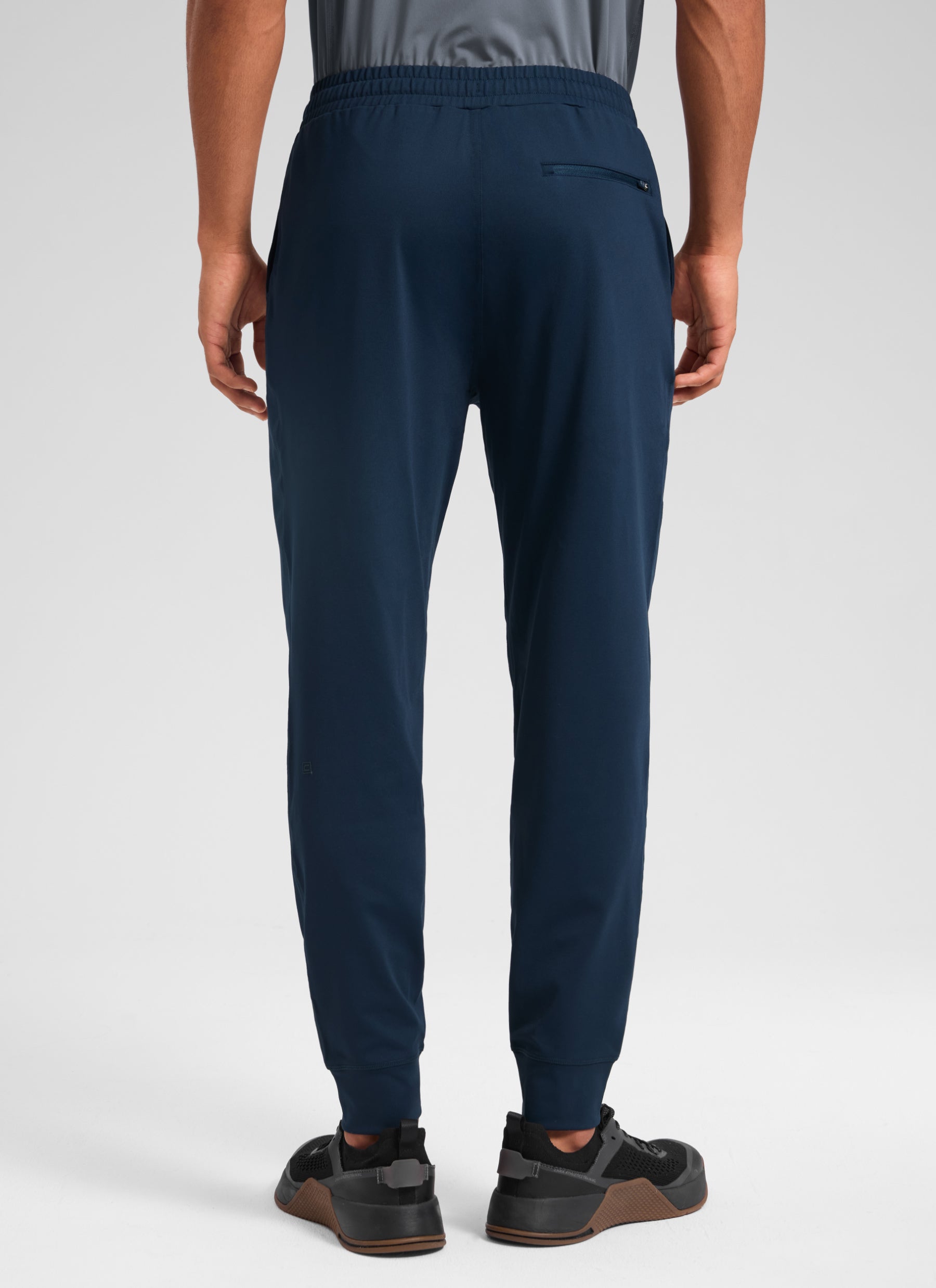 CRZ YOGA Men's Workout Casual Mid Rise Drawstring Pocket Jogger 29