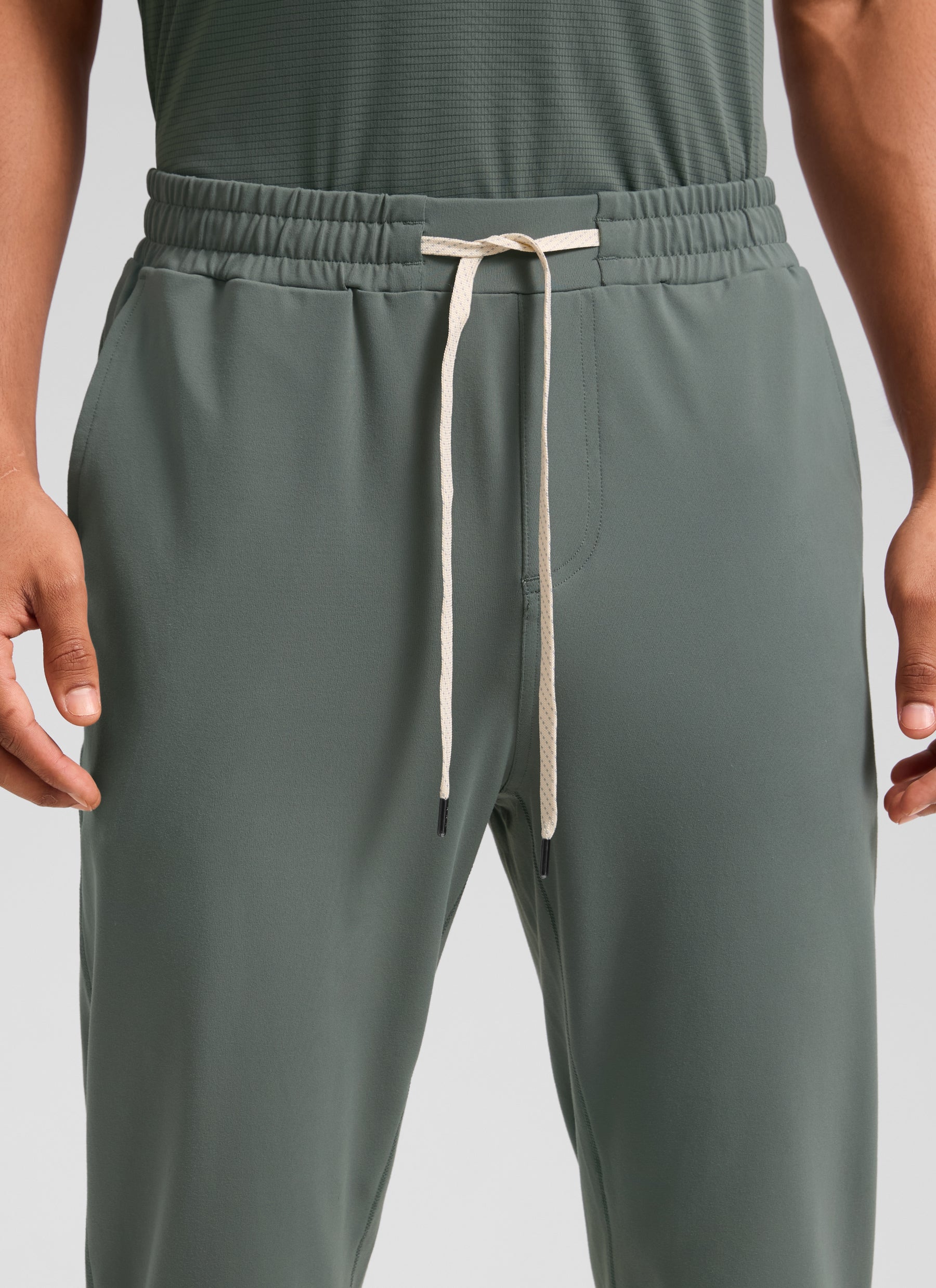 CRZ YOGA Men's Workout Casual Mid Rise Drawstring Pocket Jogger 29