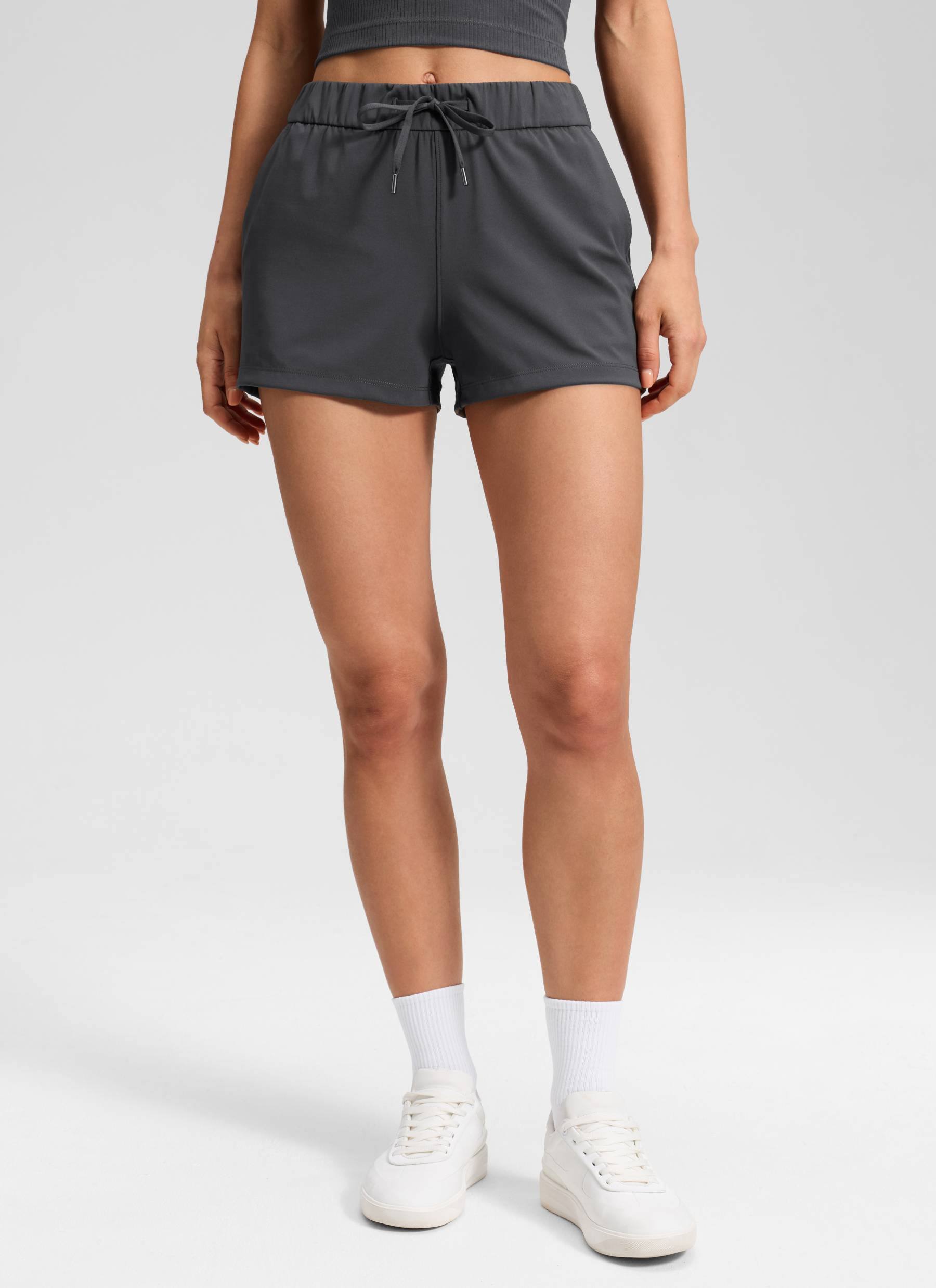 CRZ YOGA Women's Travel Stretch Mid-Rise Drawstring Shorts 2.5