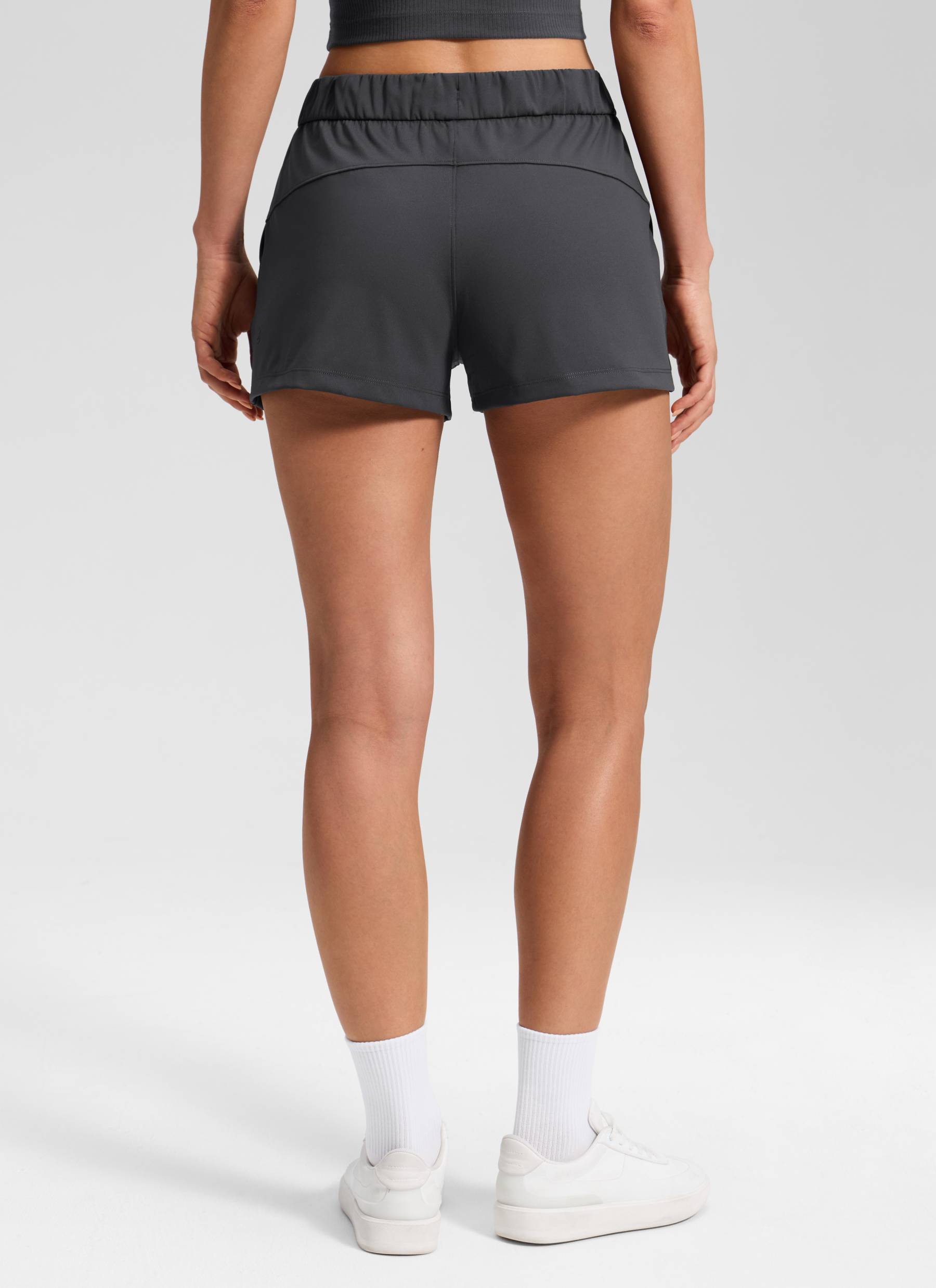CRZ YOGA Women's Travel Stretch Mid-Rise Drawstring Shorts 2.5