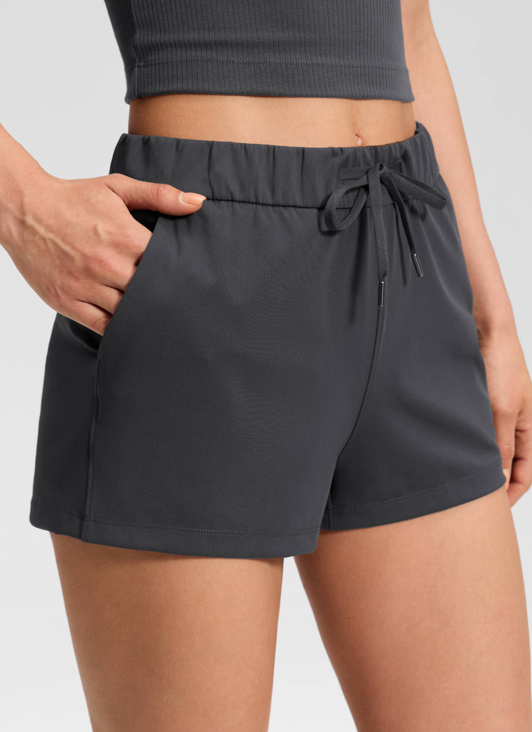 CRZ YOGA Women's Travel Stretch Mid-Rise Drawstring Shorts 2.5