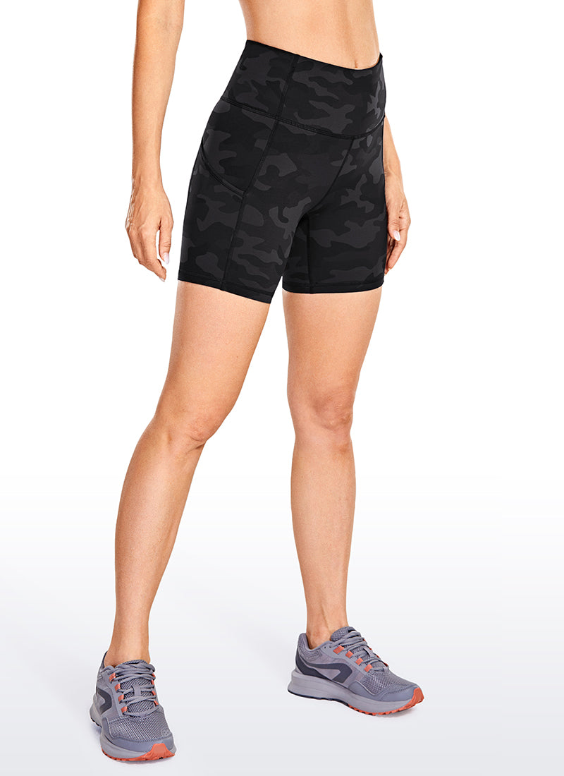 CRZ YOGA Women's Run High Rise Biker Nakedfeel Light Pocket Shorts 6'' Dark grey camouflage @model_info:N