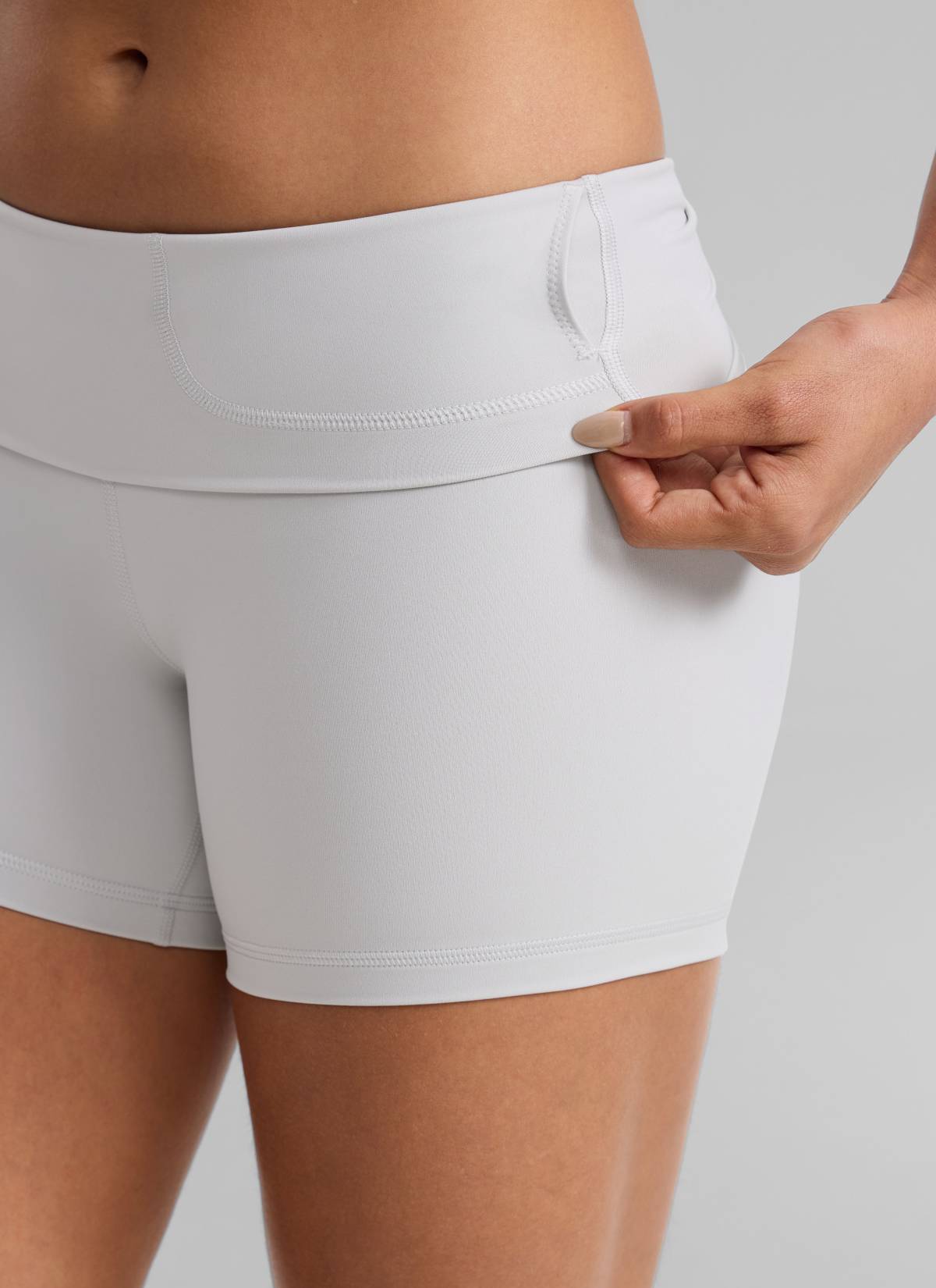 CRZ YOGA Women's Yoga High Rise Biker Shorts Nakedfeel Shorts 4'' Platinum Grey @model_info:Dany