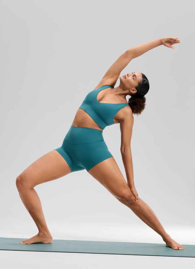 CRZ YOGA Women's Yoga High Rise Booty Butterluxe Biker Shorts 2.5'' Green Jade @model_info:Barbara