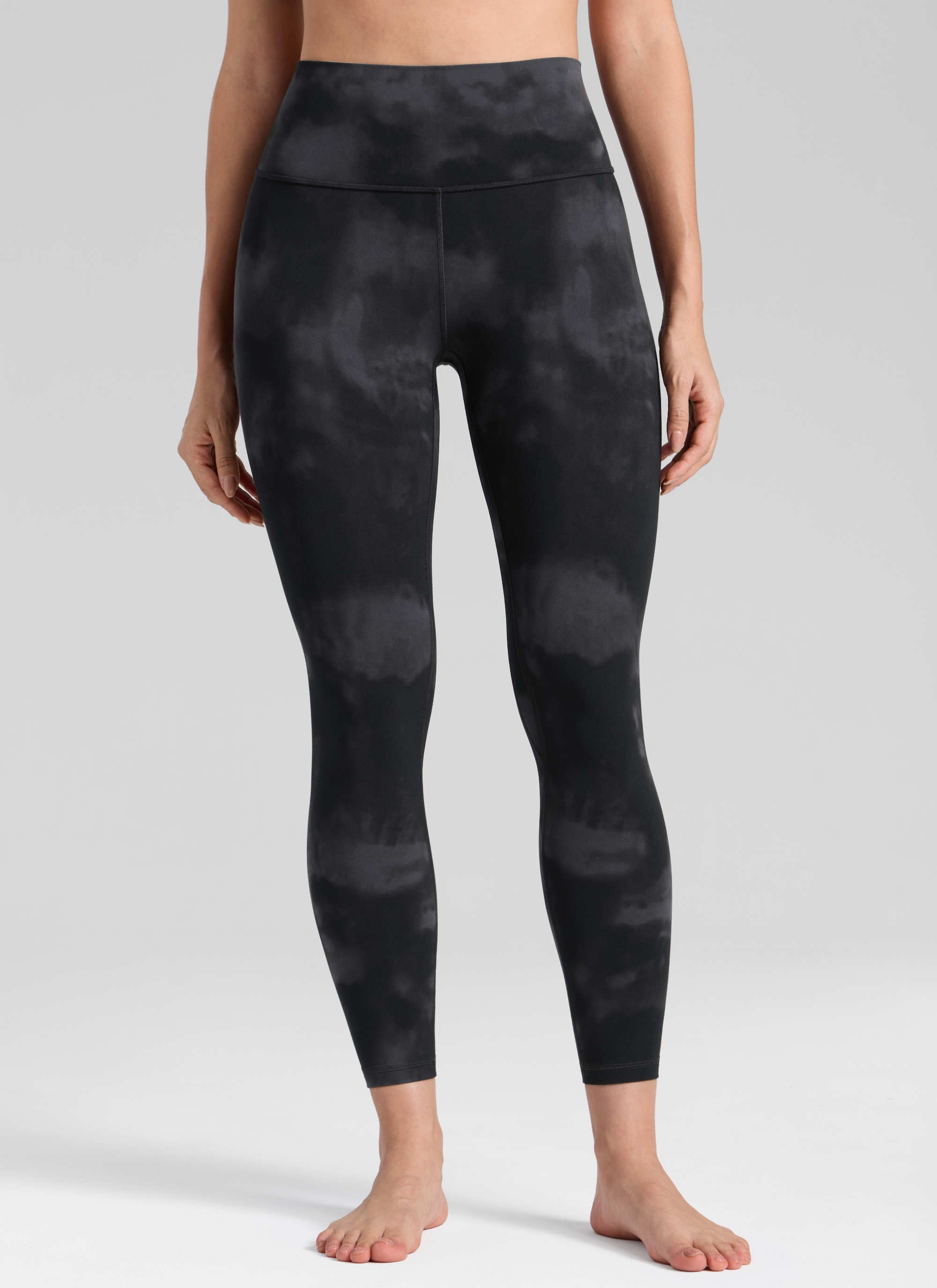 CRZ YOGA Women's Workout High Rise Butterlift Yoga Leggings 25'' Black Tie Dye Flowers @model_info:Bruna